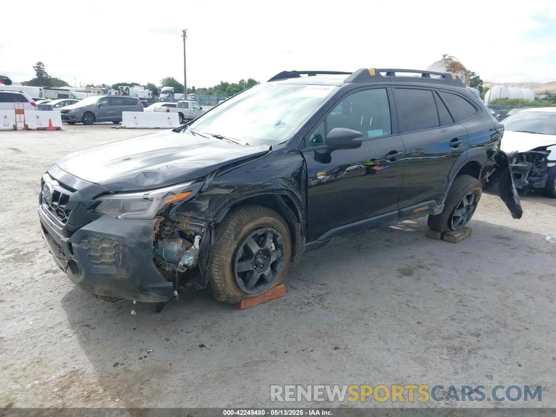 2 fotografías del automóvil dañado 4S4BTGUD0S3225683 SUBARU OUTBACK 2025