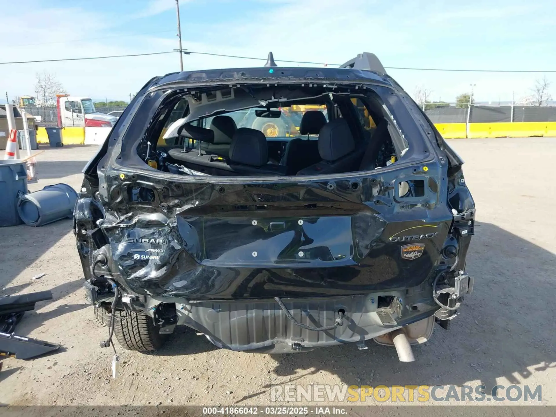 17 fotografías del automóvil dañado 4S4BTGUD9S3147100 SUBARU OUTBACK 2025