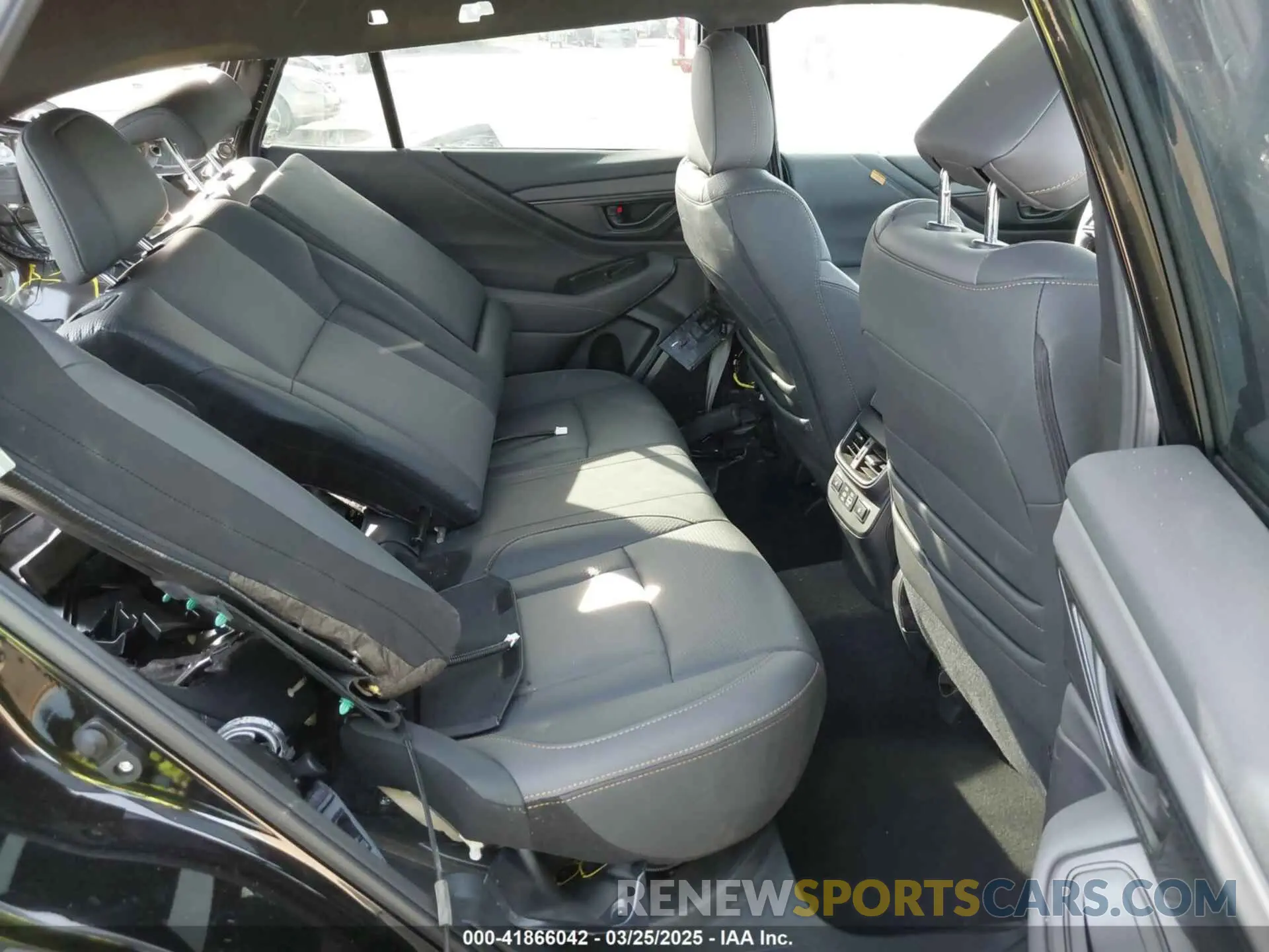 8 fotografías del automóvil dañado 4S4BTGUD9S3147100 SUBARU OUTBACK 2025