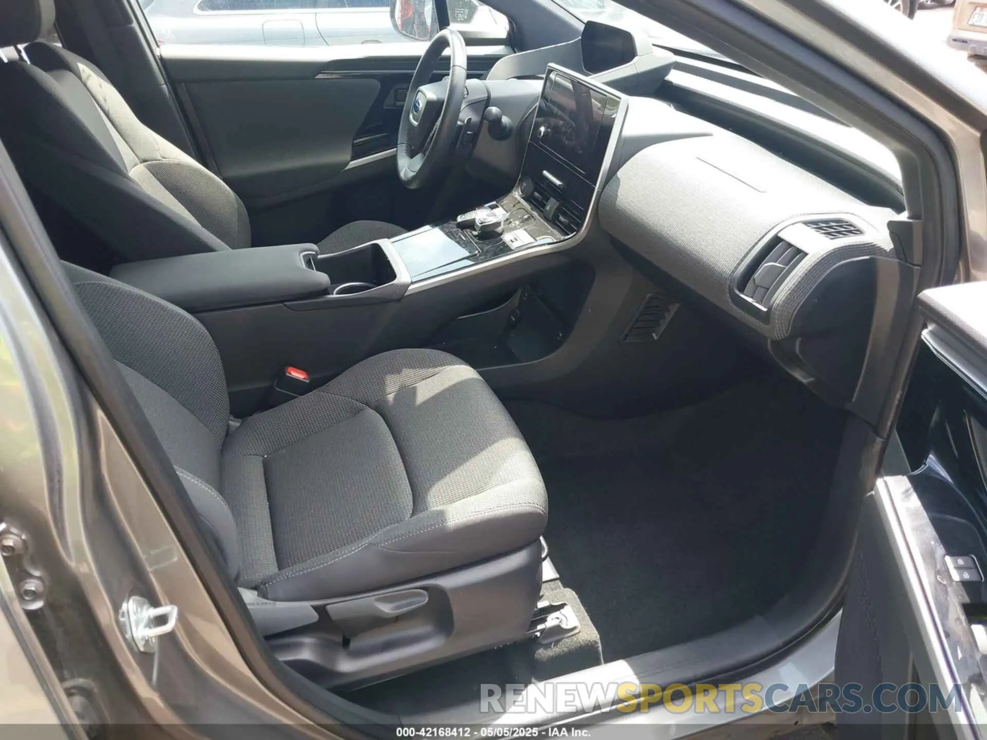 5 fotografías del automóvil dañado JTMABABA0PA025916 SUBARU SOLTERRA 2023