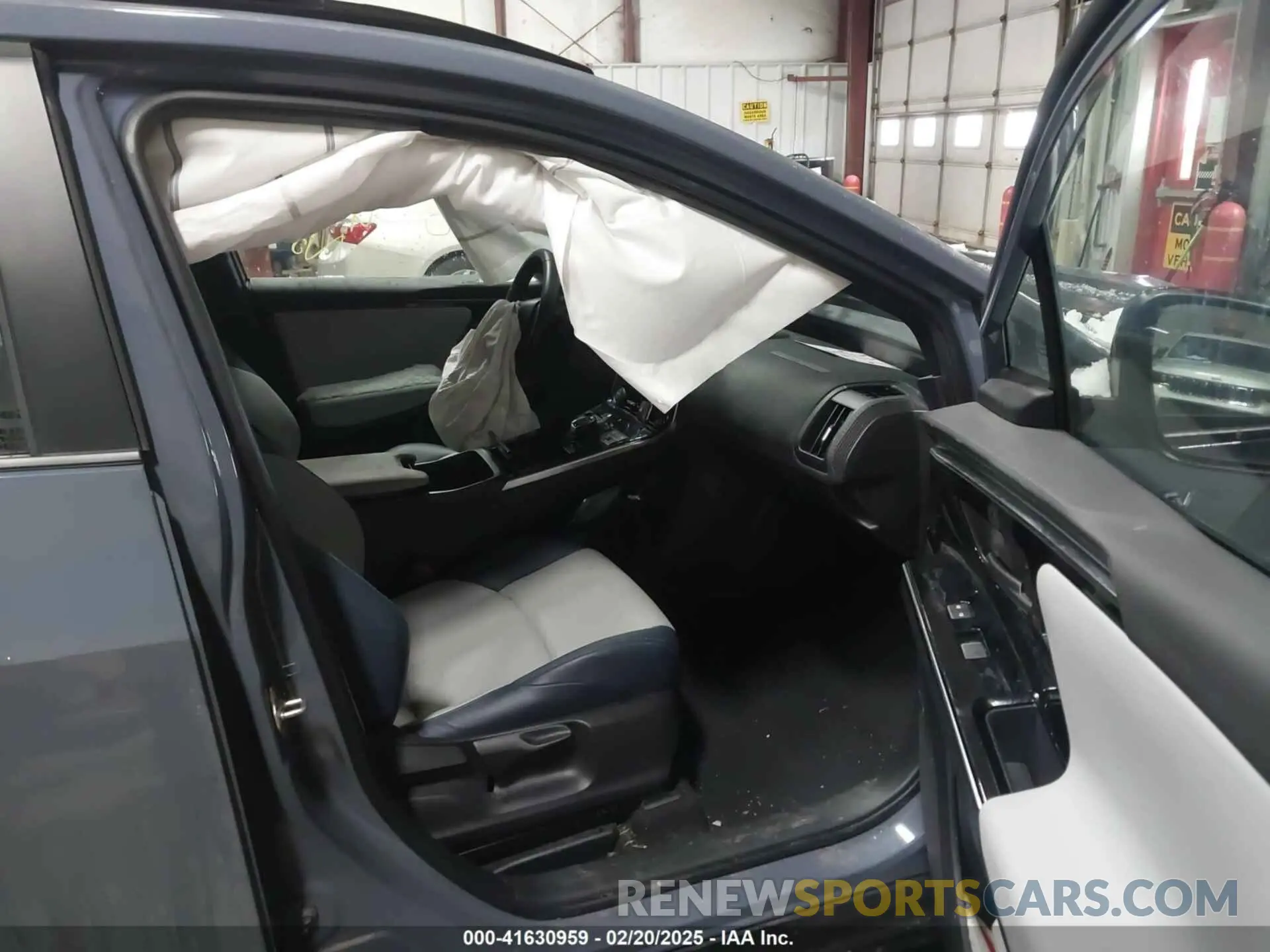 5 fotografías del automóvil dañado JTMABABA2PA016084 SUBARU SOLTERRA 2023