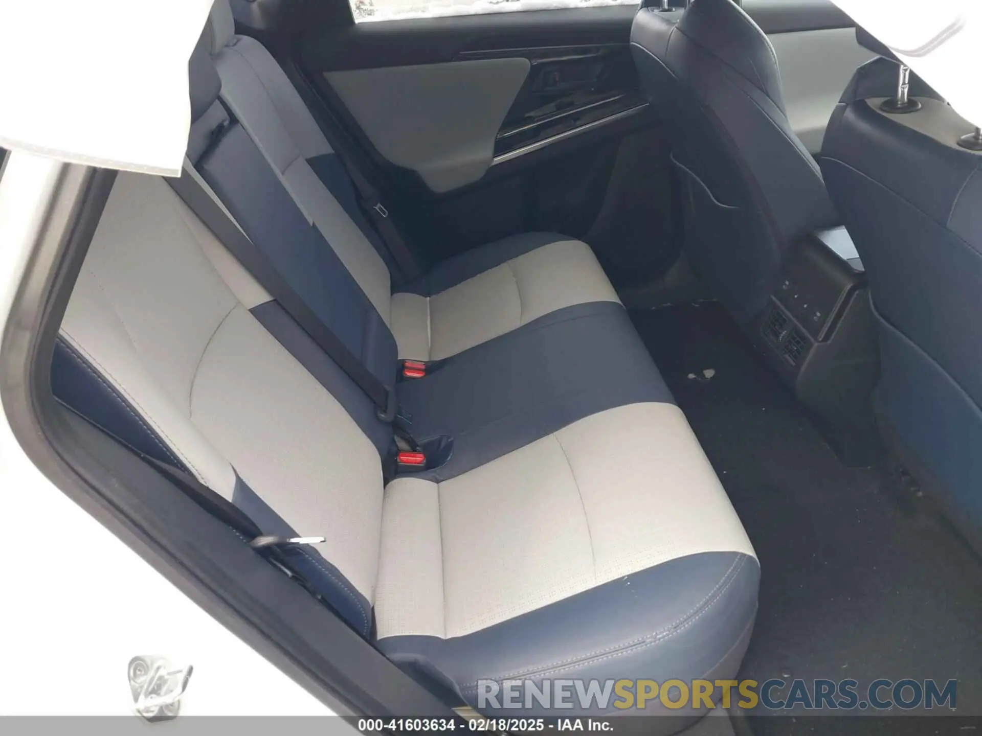 8 fotografías del automóvil dañado JTMABABA3PA021357 SUBARU SOLTERRA 2023