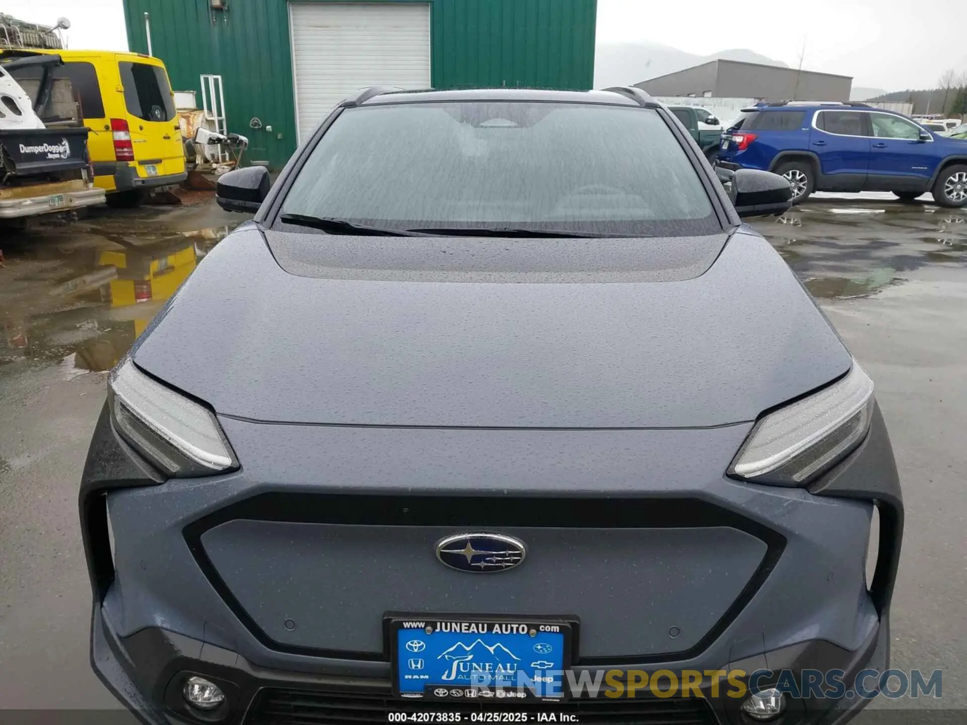 10 fotografías del automóvil dañado JTMABABA5PA023899 SUBARU SOLTERRA 2023