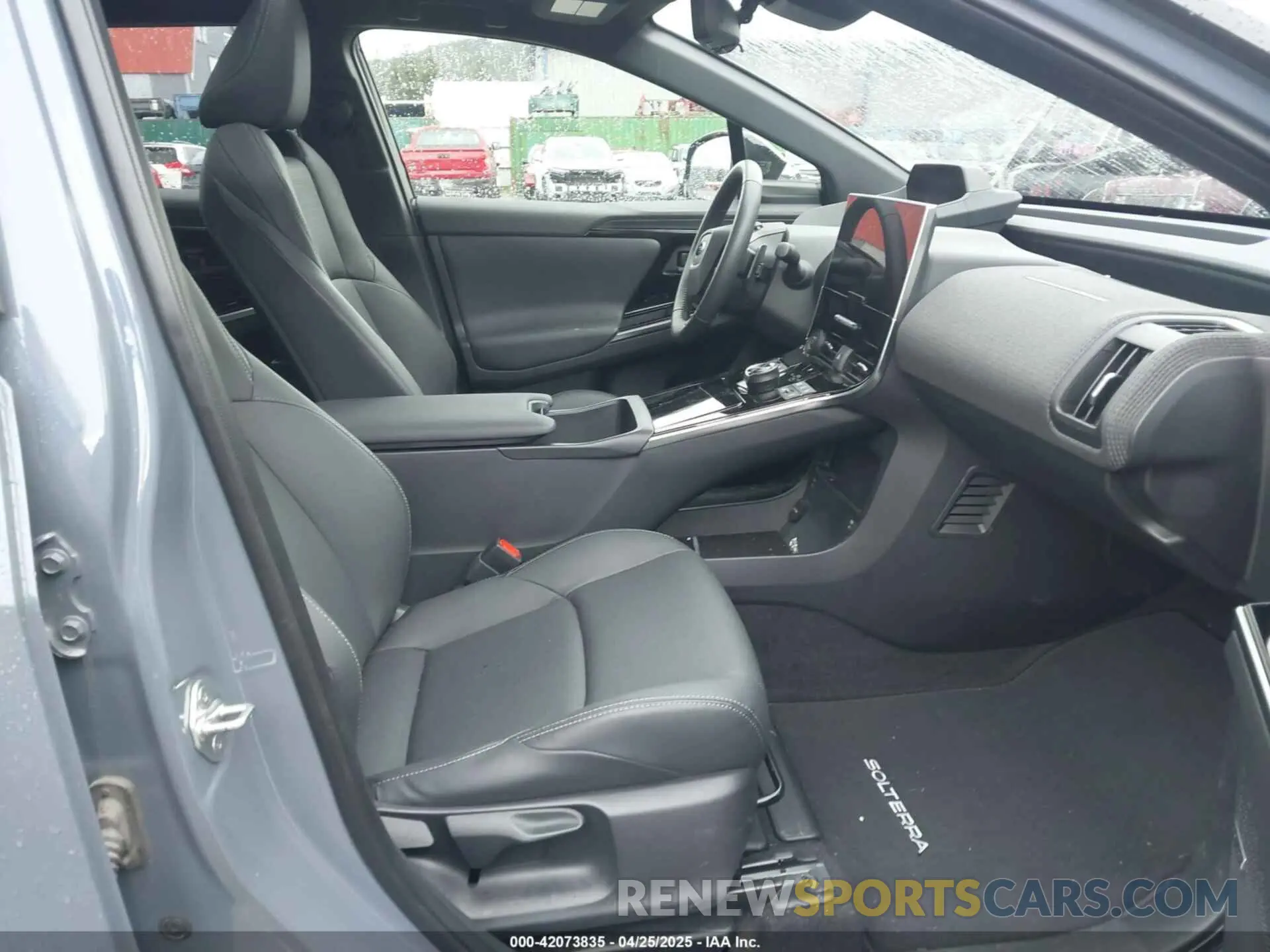 5 fotografías del automóvil dañado JTMABABA5PA023899 SUBARU SOLTERRA 2023