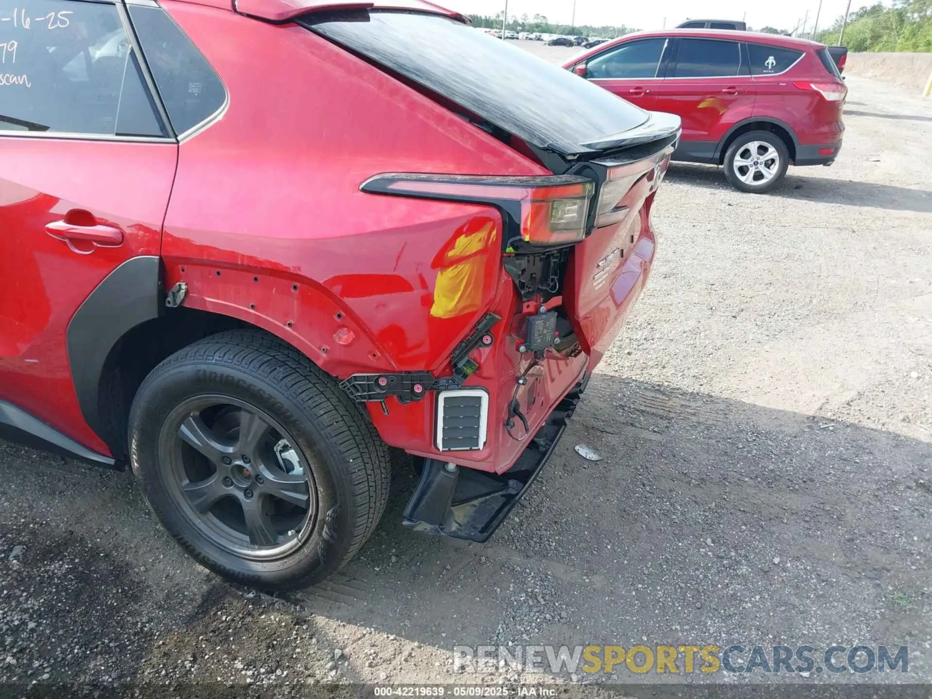 6 fotografías del automóvil dañado JTMABABA7PA027663 SUBARU SOLTERRA 2023