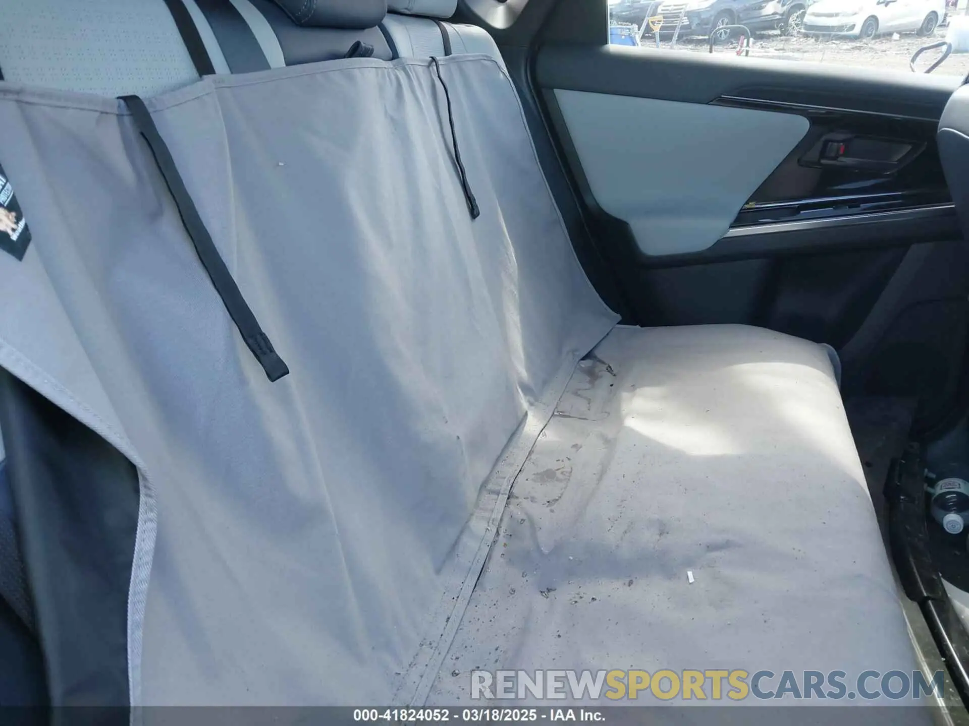 8 fotografías del automóvil dañado JTMABABA9PA038499 SUBARU SOLTERRA 2023