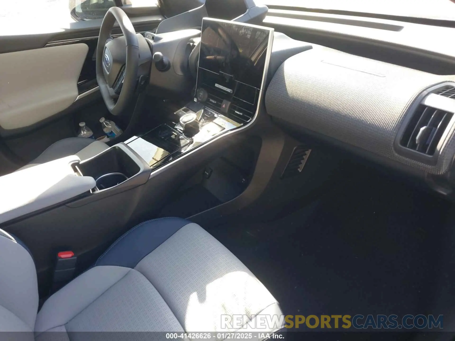 5 fotografías del automóvil dañado JTMABABA0RA072947 SUBARU SOLTERRA 2024