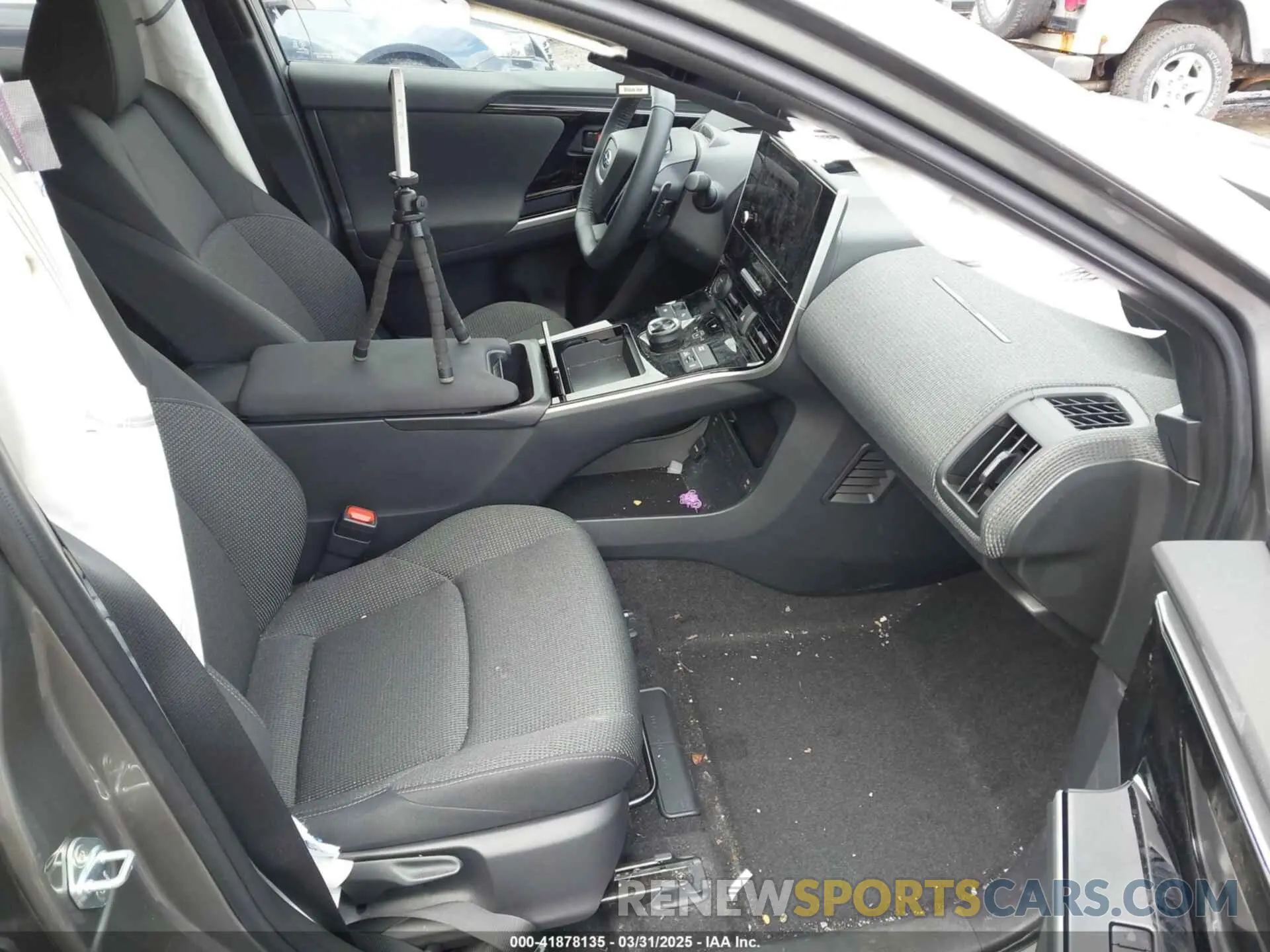 5 fotografías del automóvil dañado JTMABABA1RA049015 SUBARU SOLTERRA 2024