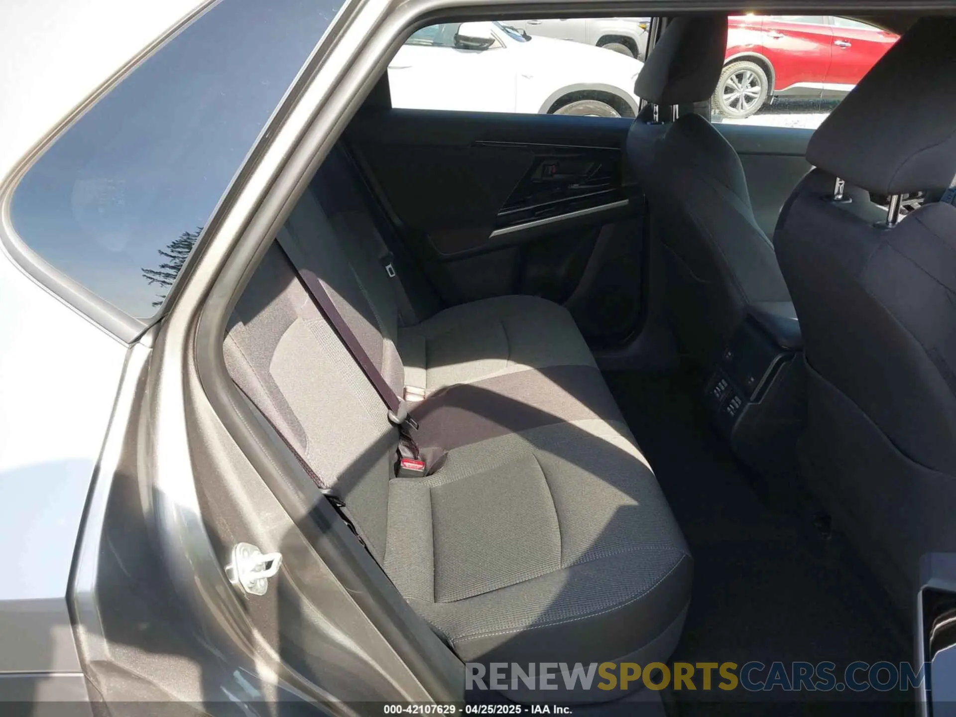 8 fotografías del automóvil dañado JTMABABA7RA082438 SUBARU SOLTERRA 2024