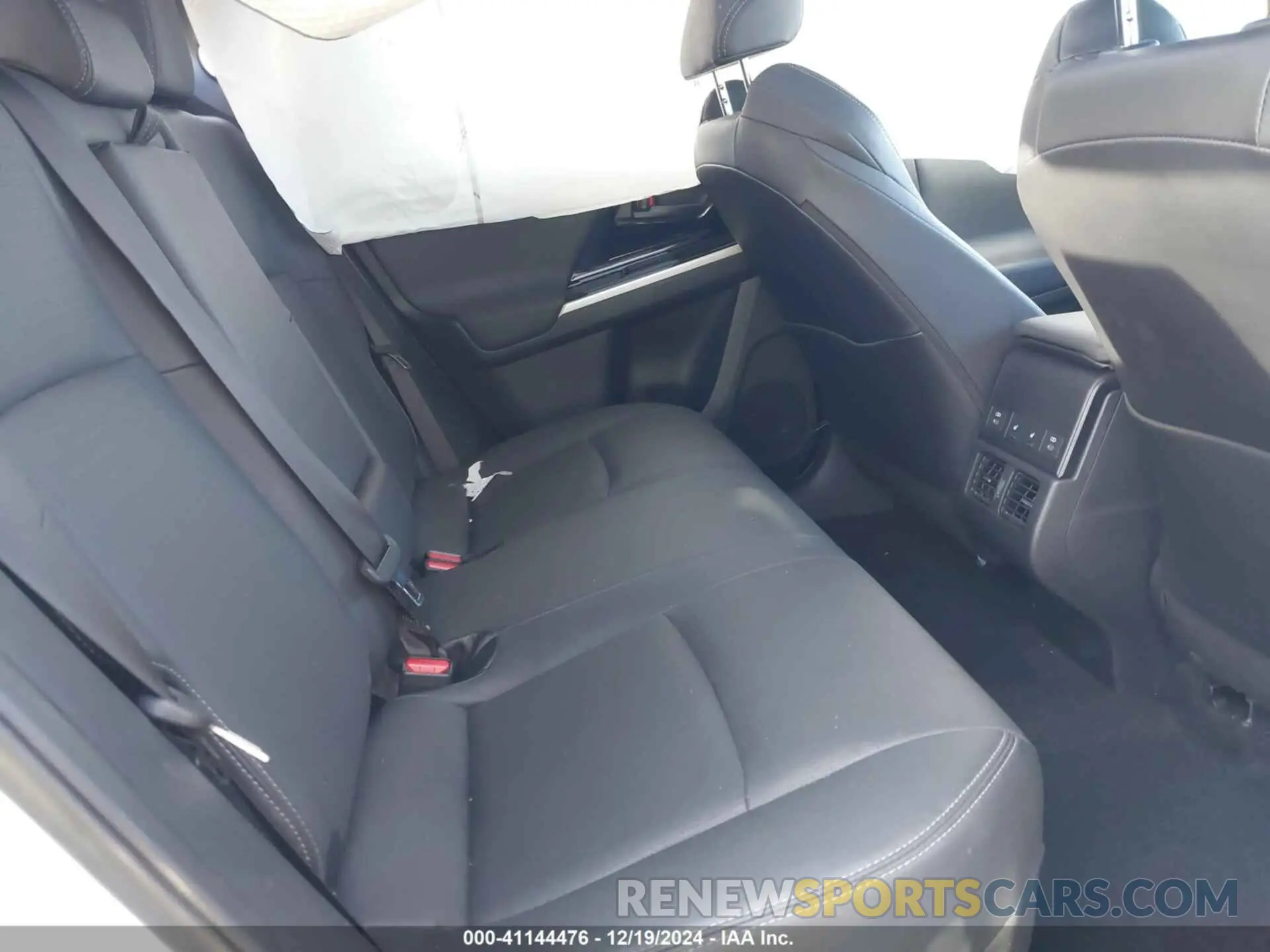 8 fotografías del automóvil dañado JTMABABA8RA060285 SUBARU SOLTERRA 2024
