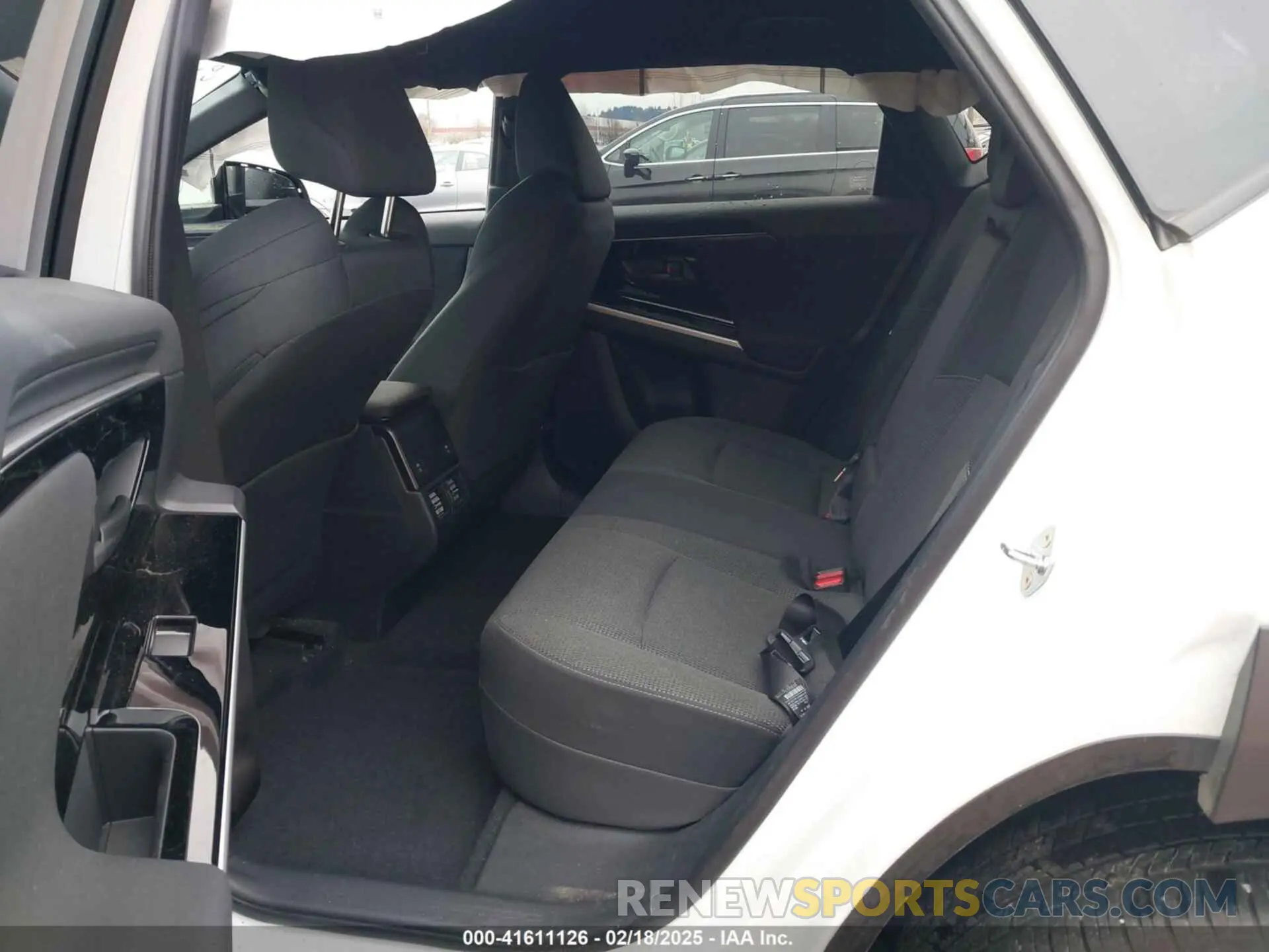 8 fotografías del automóvil dañado JTMABABA9RA056018 SUBARU SOLTERRA 2024