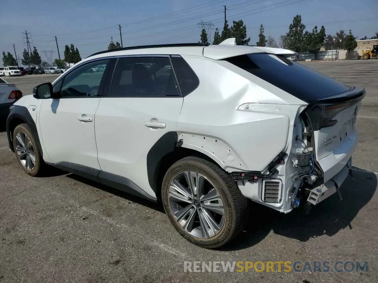 2 fotografías del automóvil dañado JTMABABA4PA011842 SUBARU SOLTERRA P 2023