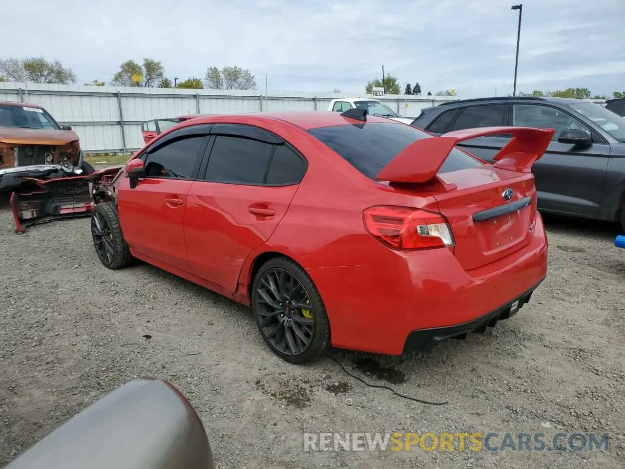 2 fotografías del automóvil dañado JF1VA2R65K9830600 SUBARU WRX 2019