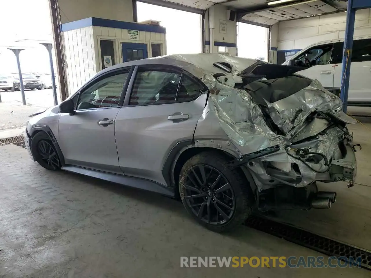 2 fotografías del automóvil dañado JF1VBAF6XP9806862 SUBARU WRX 2023