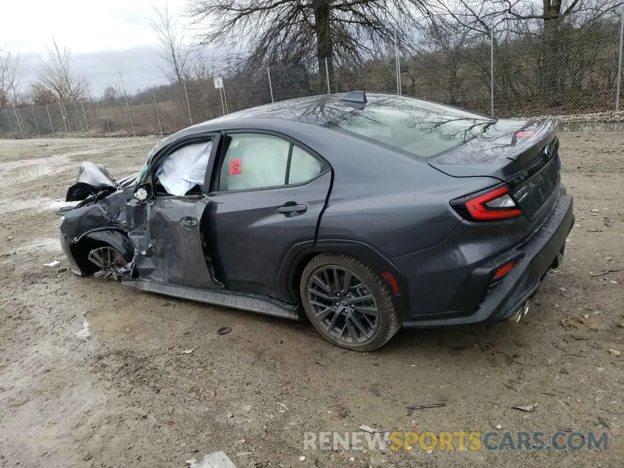 2 fotografías del automóvil dañado JF1VBAH68R9812756 SUBARU WRX 2024