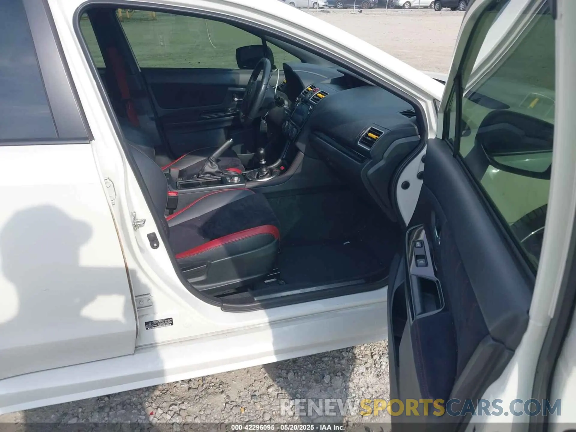 5 fotografías del automóvil dañado JF1VA2E69L9834320 SUBARU WRX STI 2020