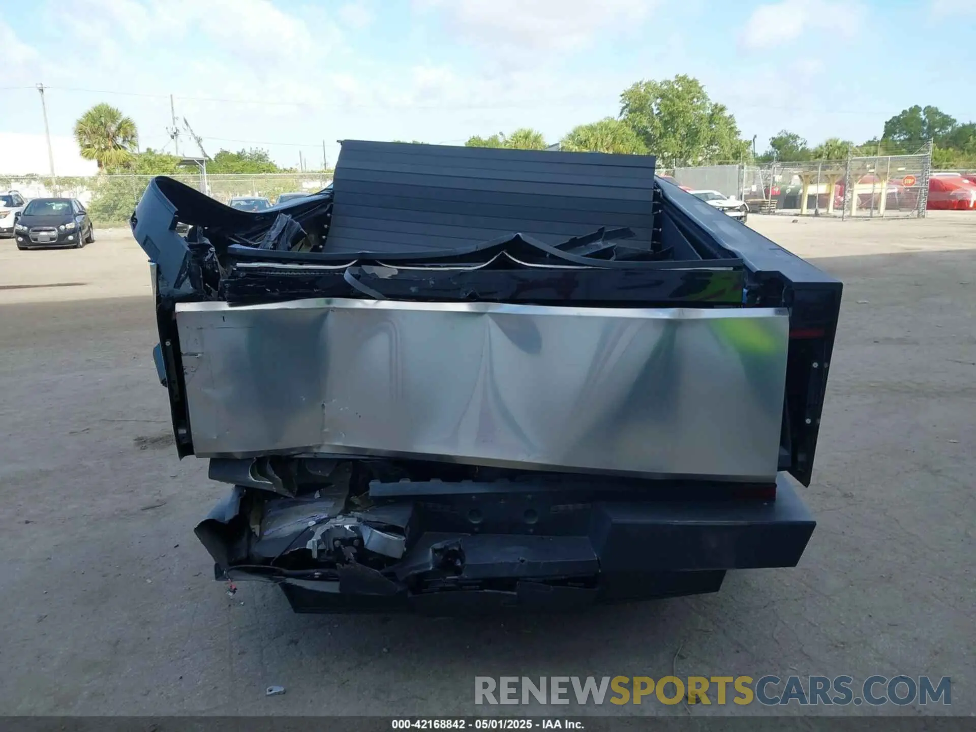 16 fotografías del automóvil dañado 7G2CEHED0RA018998 TESLA CYBERTRUCK 2024