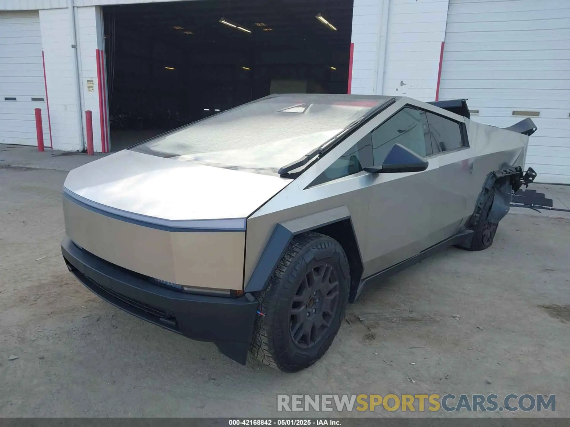 2 fotografías del automóvil dañado 7G2CEHED0RA018998 TESLA CYBERTRUCK 2024