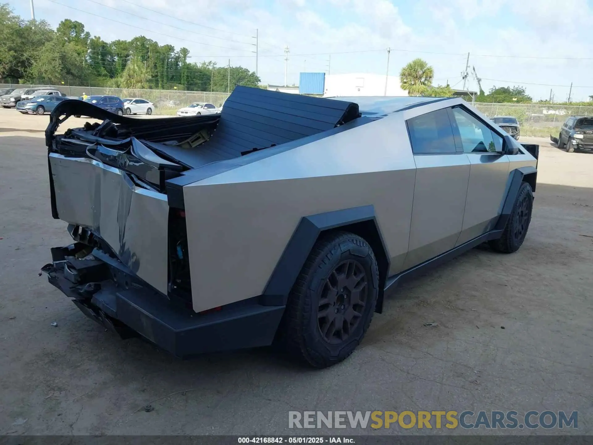 4 fotografías del automóvil dañado 7G2CEHED0RA018998 TESLA CYBERTRUCK 2024