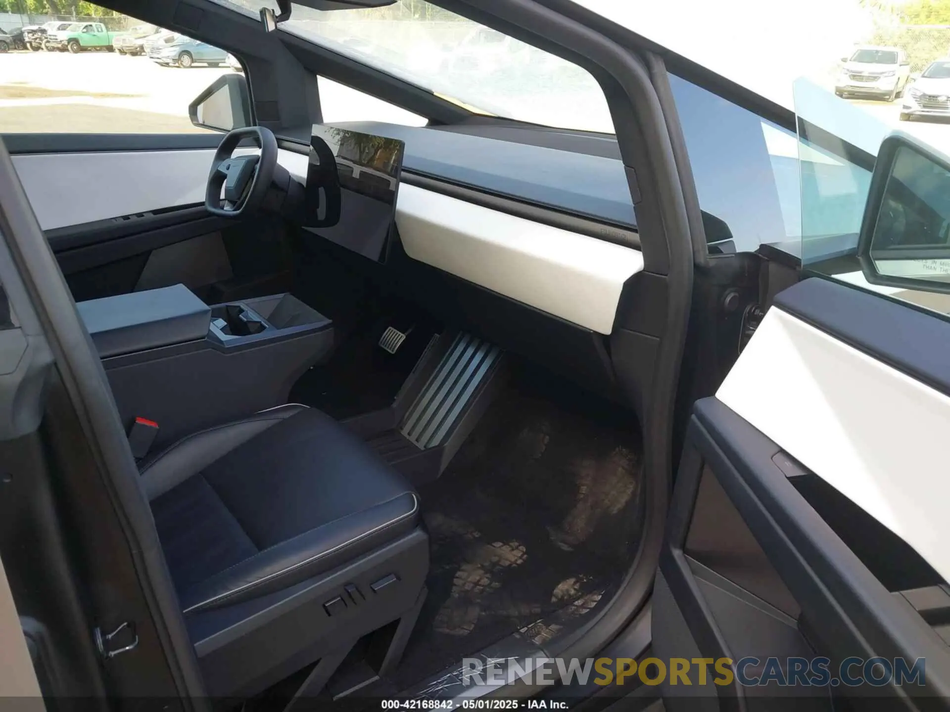 5 fotografías del automóvil dañado 7G2CEHED0RA018998 TESLA CYBERTRUCK 2024