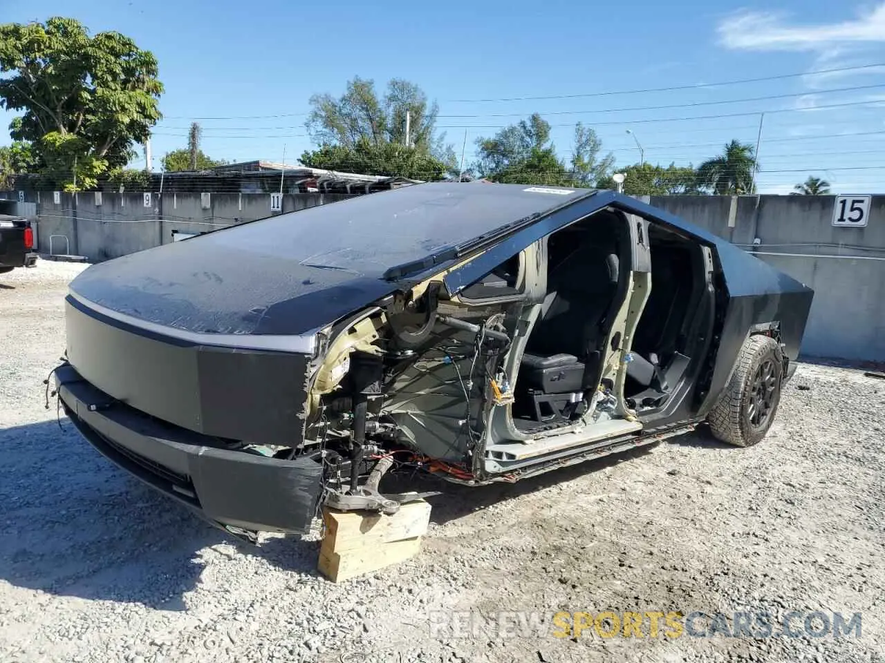 1 fotografías del automóvil dañado 7G2CEHED2RA003418 TESLA CYBERTRUCK 2024