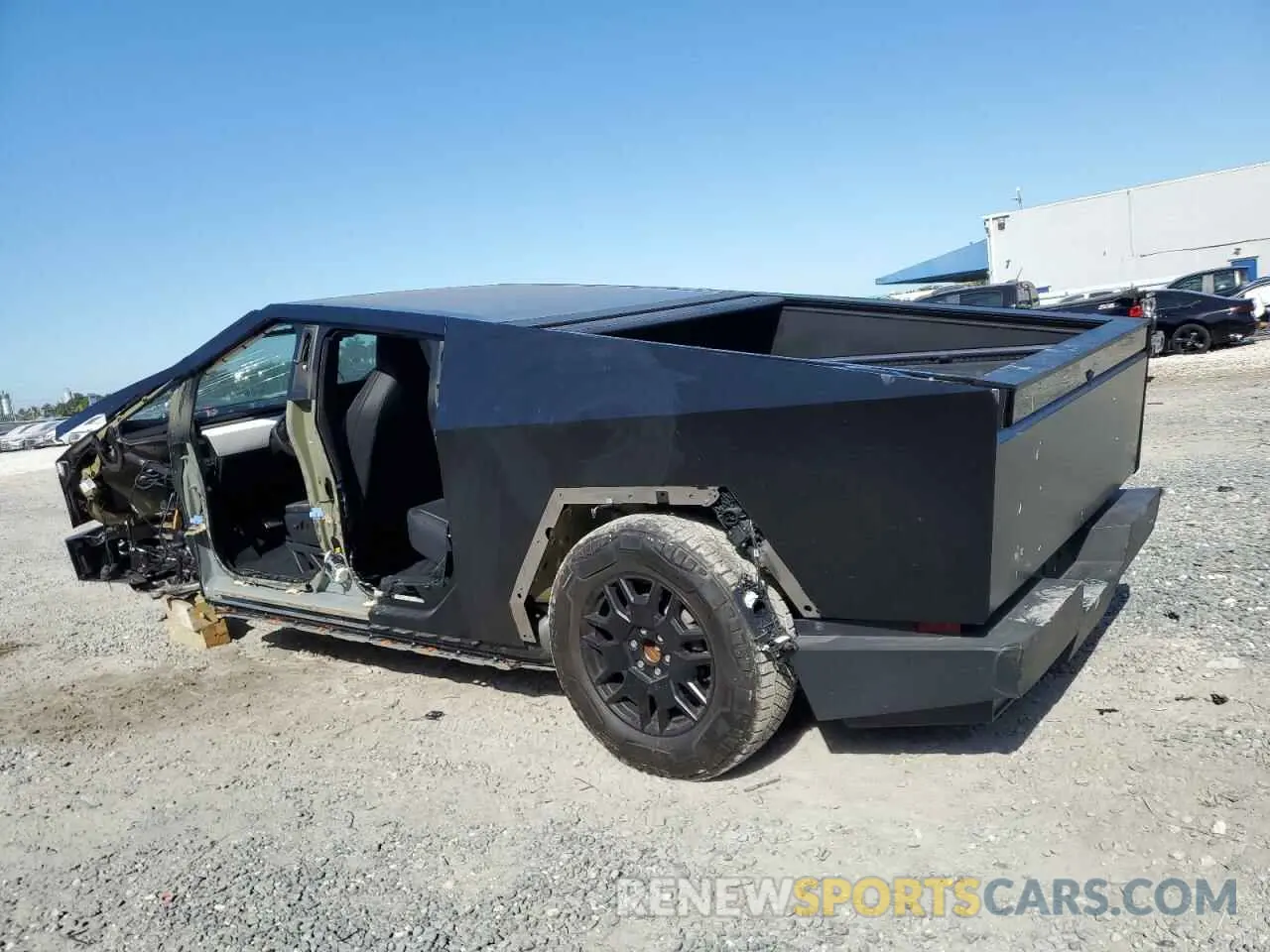2 fotografías del automóvil dañado 7G2CEHED2RA003418 TESLA CYBERTRUCK 2024