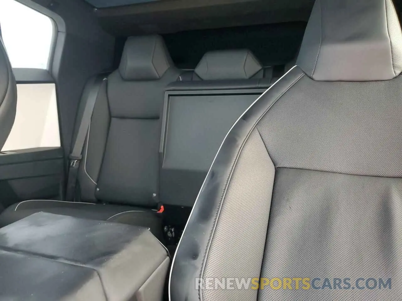 10 fotografías del automóvil dañado 7G2CEHED2RA015326 TESLA CYBERTRUCK 2024