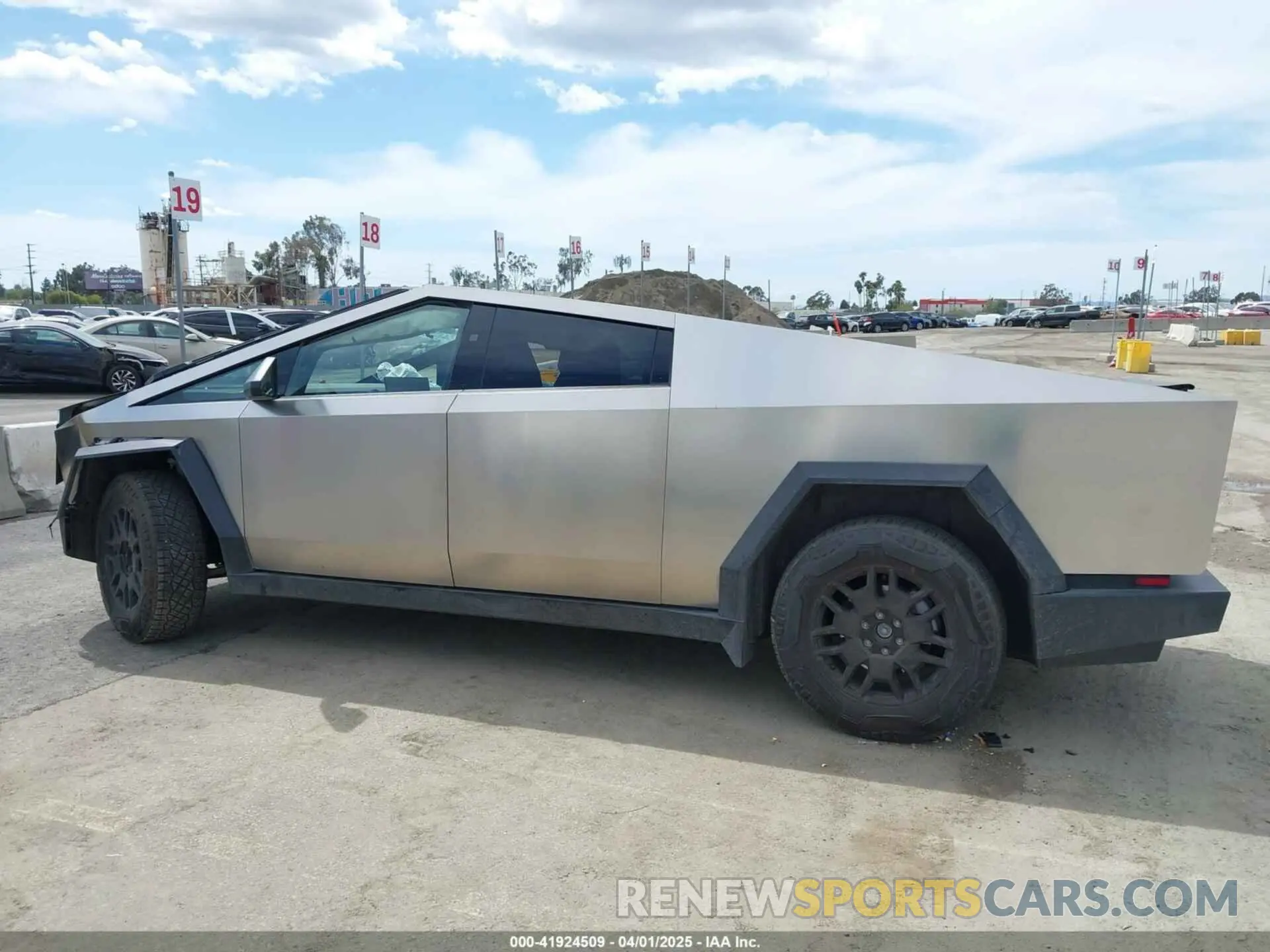14 fotografías del automóvil dañado 7G2CEHED4RA036923 TESLA CYBERTRUCK 2024