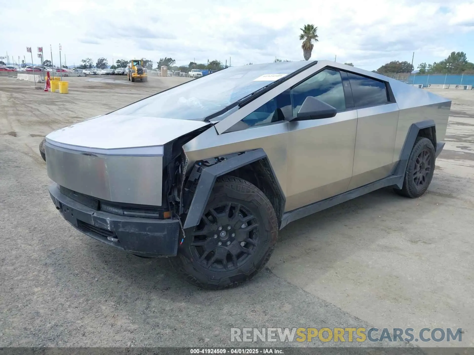 2 fotografías del automóvil dañado 7G2CEHED4RA036923 TESLA CYBERTRUCK 2024