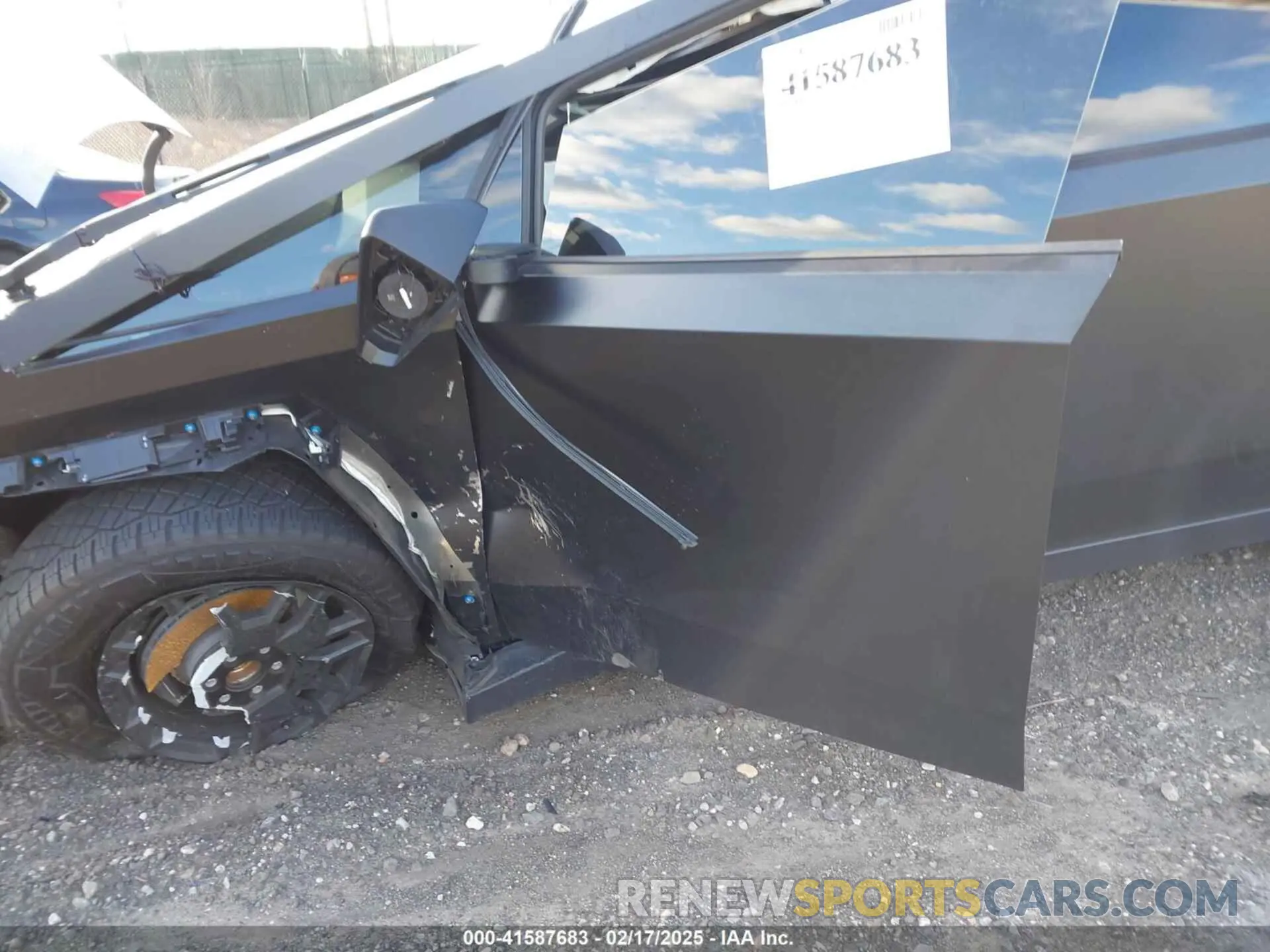 18 fotografías del automóvil dañado 7G2CEHED5RA015790 TESLA CYBERTRUCK 2024