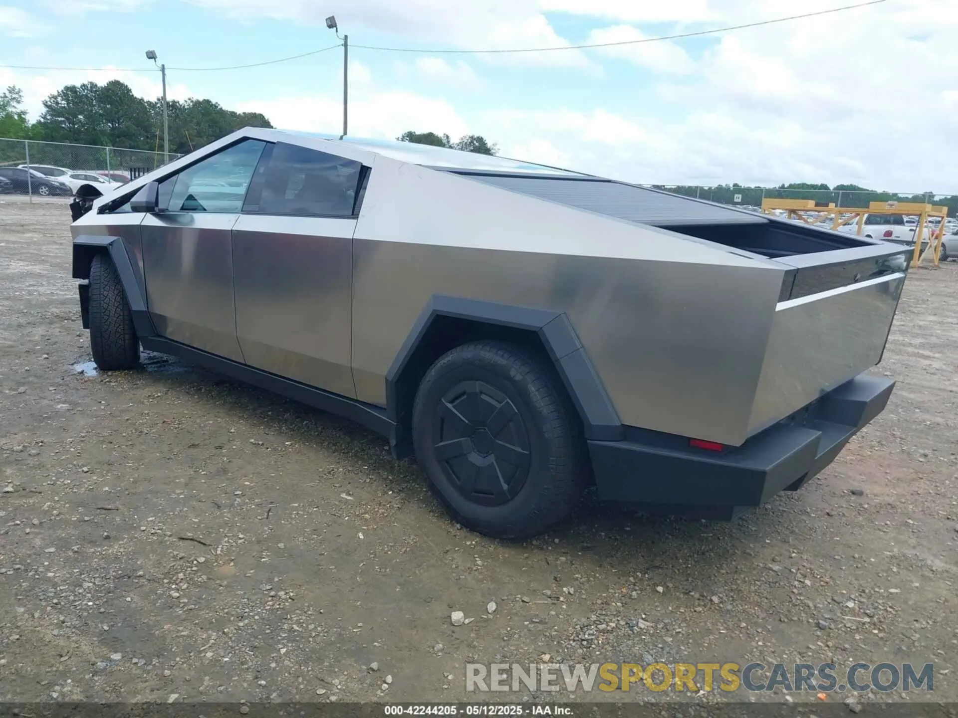 3 fotografías del automóvil dañado 7G2CEHED5RA039734 TESLA CYBERTRUCK 2024