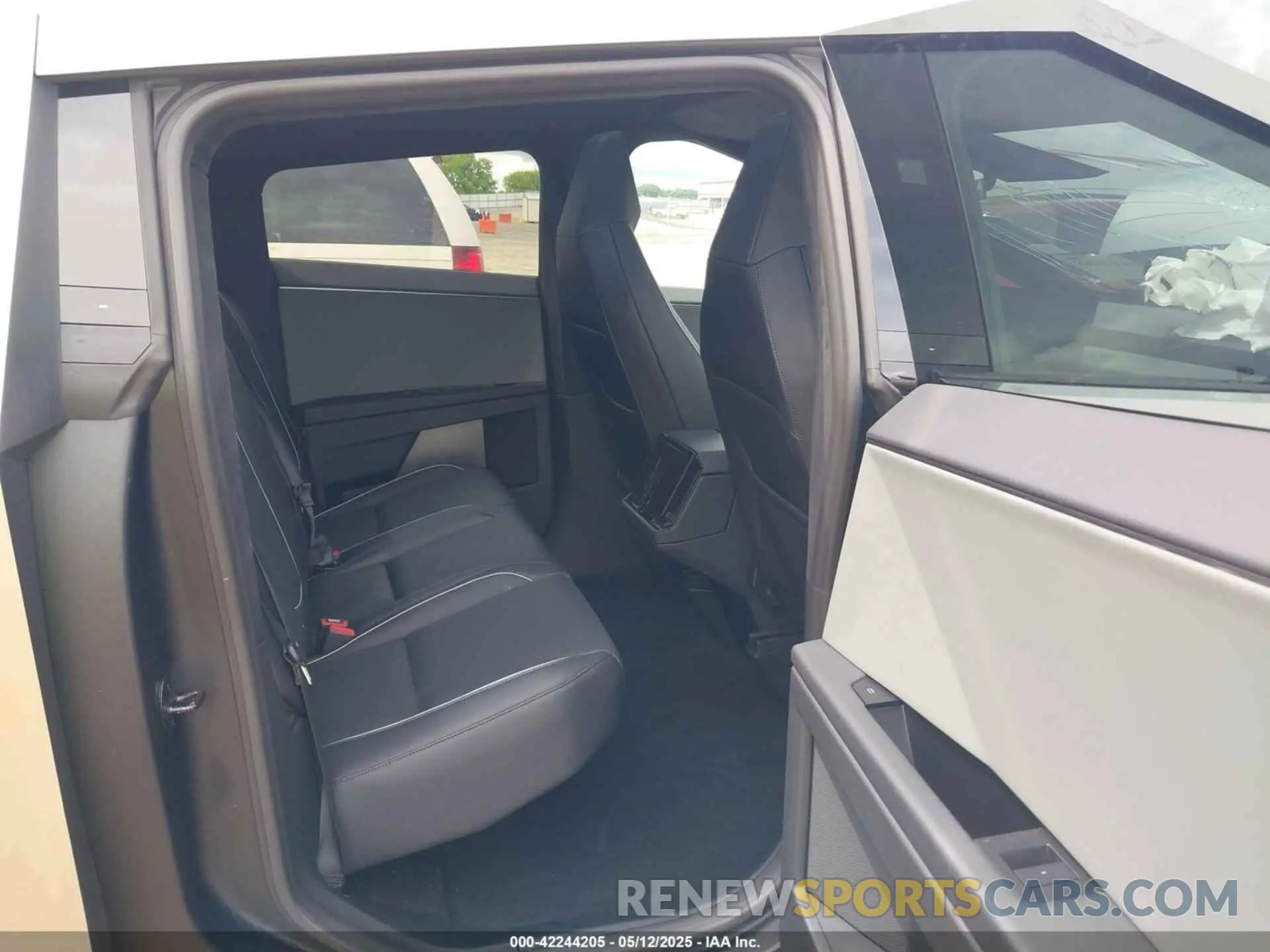 8 fotografías del automóvil dañado 7G2CEHED5RA039734 TESLA CYBERTRUCK 2024