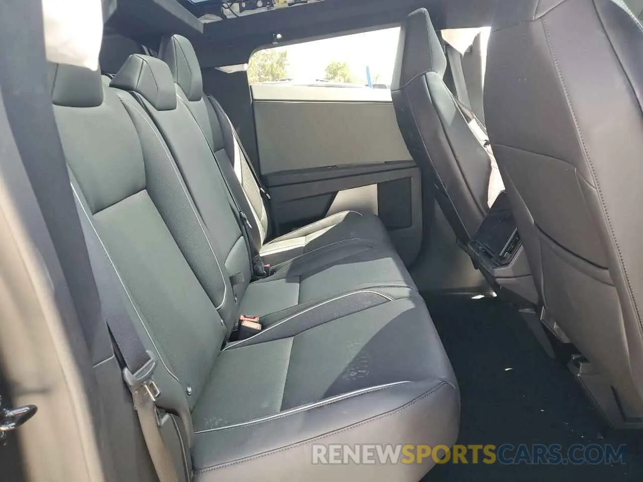 10 fotografías del automóvil dañado 7G2CEHED6RA037345 TESLA CYBERTRUCK 2024