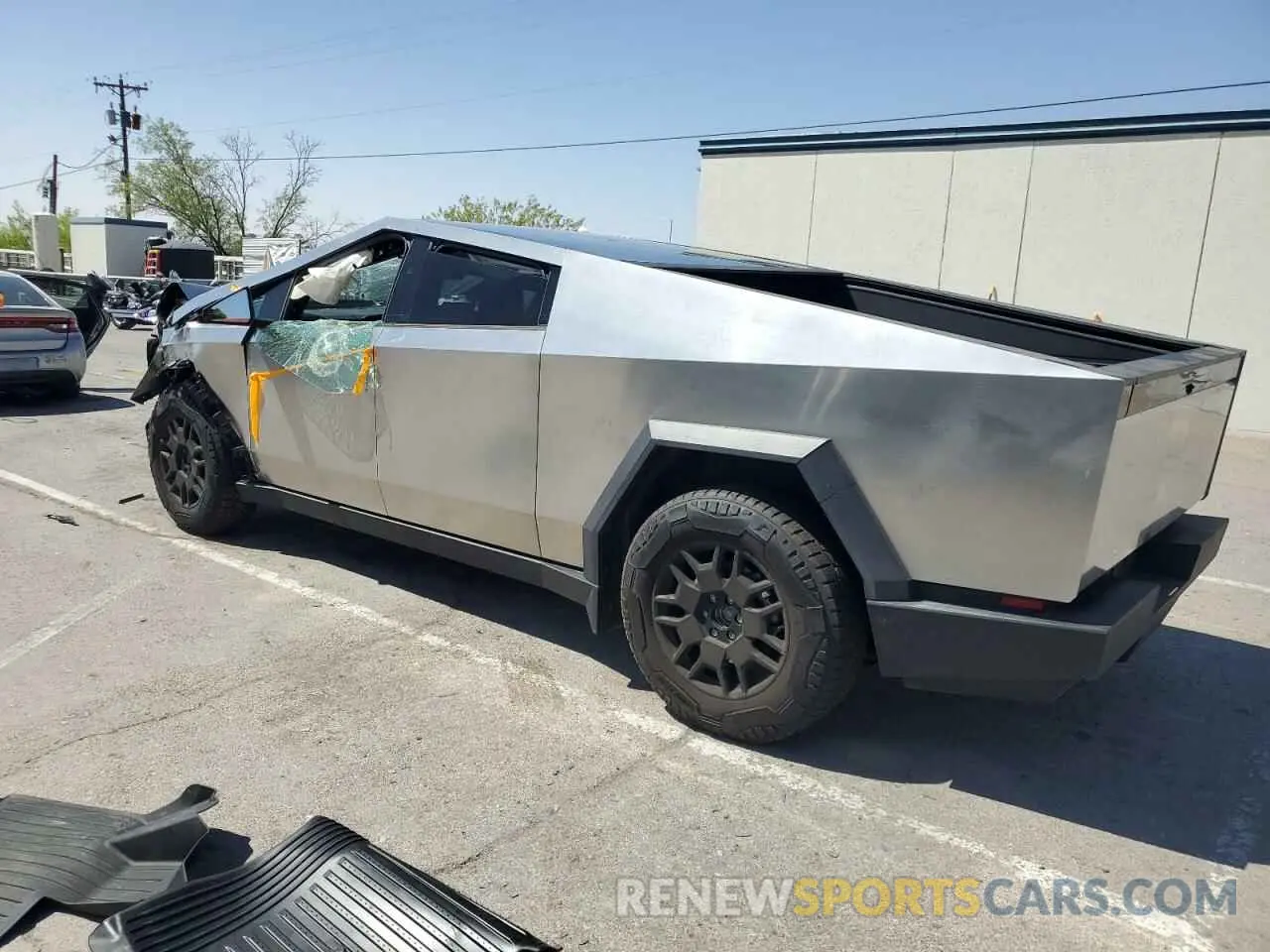 2 fotografías del automóvil dañado 7G2CEHED6RA037345 TESLA CYBERTRUCK 2024