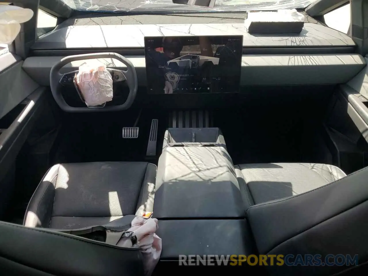 8 fotografías del automóvil dañado 7G2CEHED6RA037345 TESLA CYBERTRUCK 2024