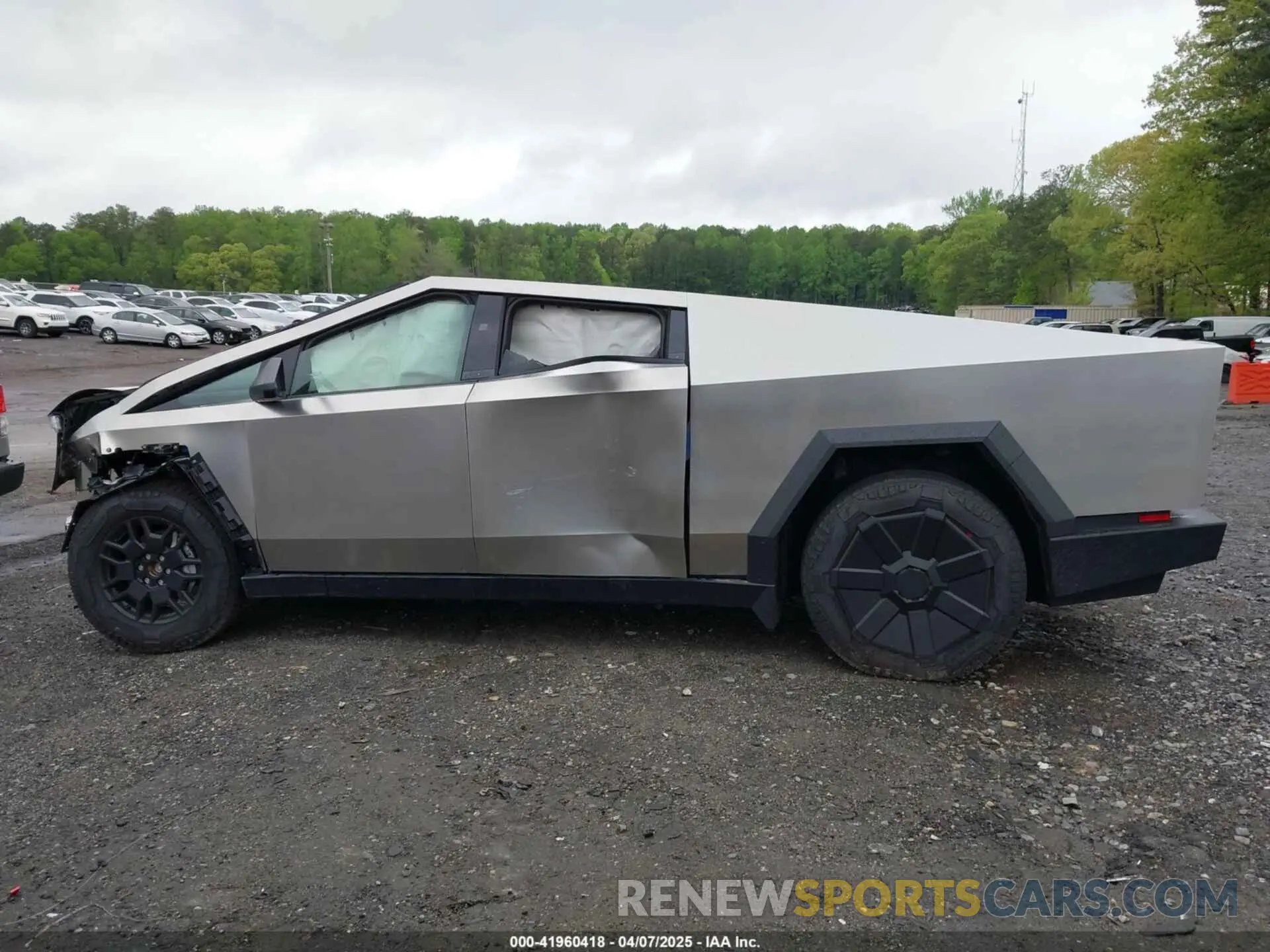13 fotografías del automóvil dañado 7G2CEHED7RA041694 TESLA CYBERTRUCK 2024