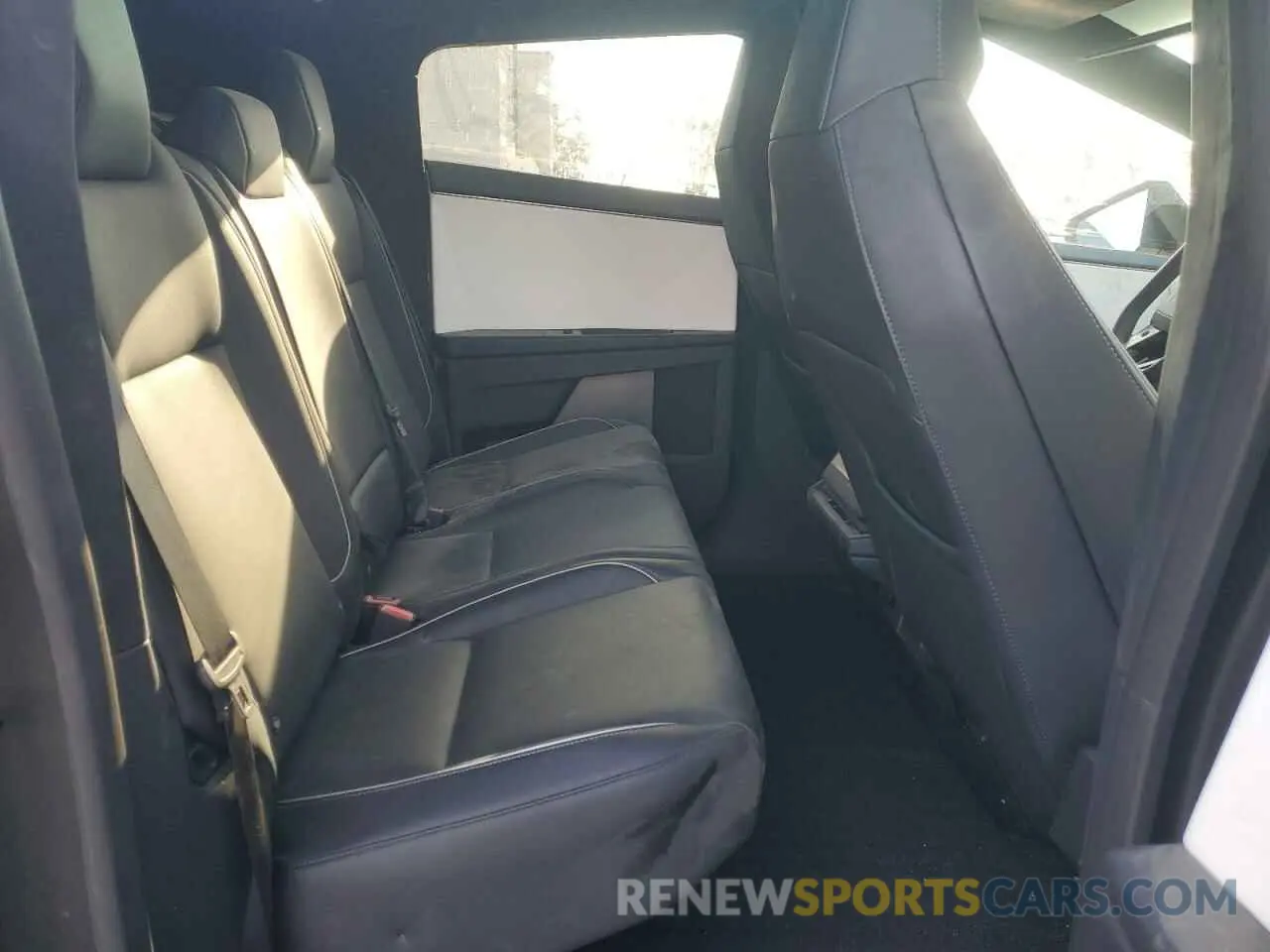 10 fotografías del automóvil dañado 7G2CEHED8RA014228 TESLA CYBERTRUCK 2024