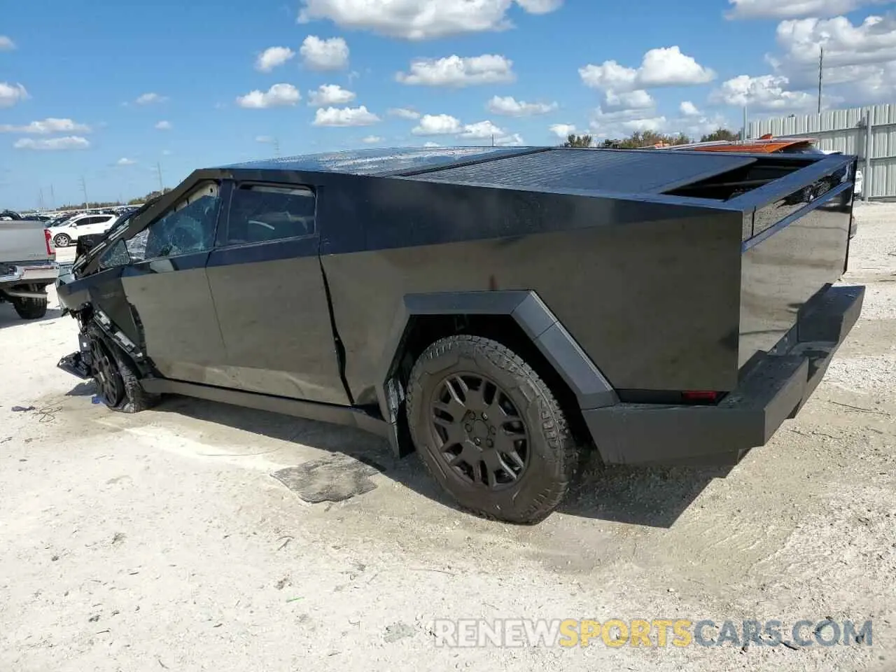 2 fotografías del automóvil dañado 7G2CEHED9RA008051 TESLA CYBERTRUCK 2024