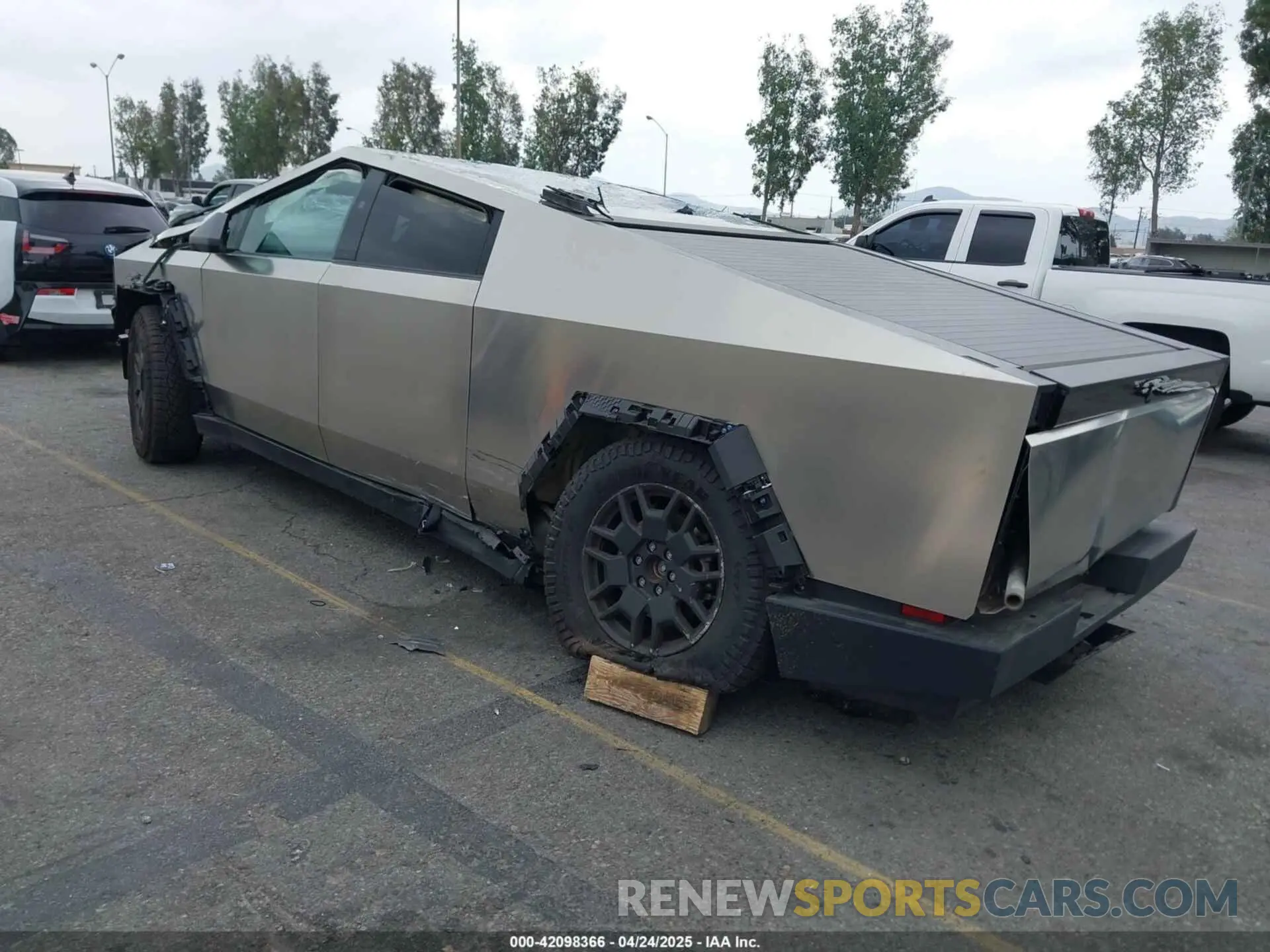 3 fotografías del automóvil dañado 7G2CEHED9RA017042 TESLA CYBERTRUCK 2024