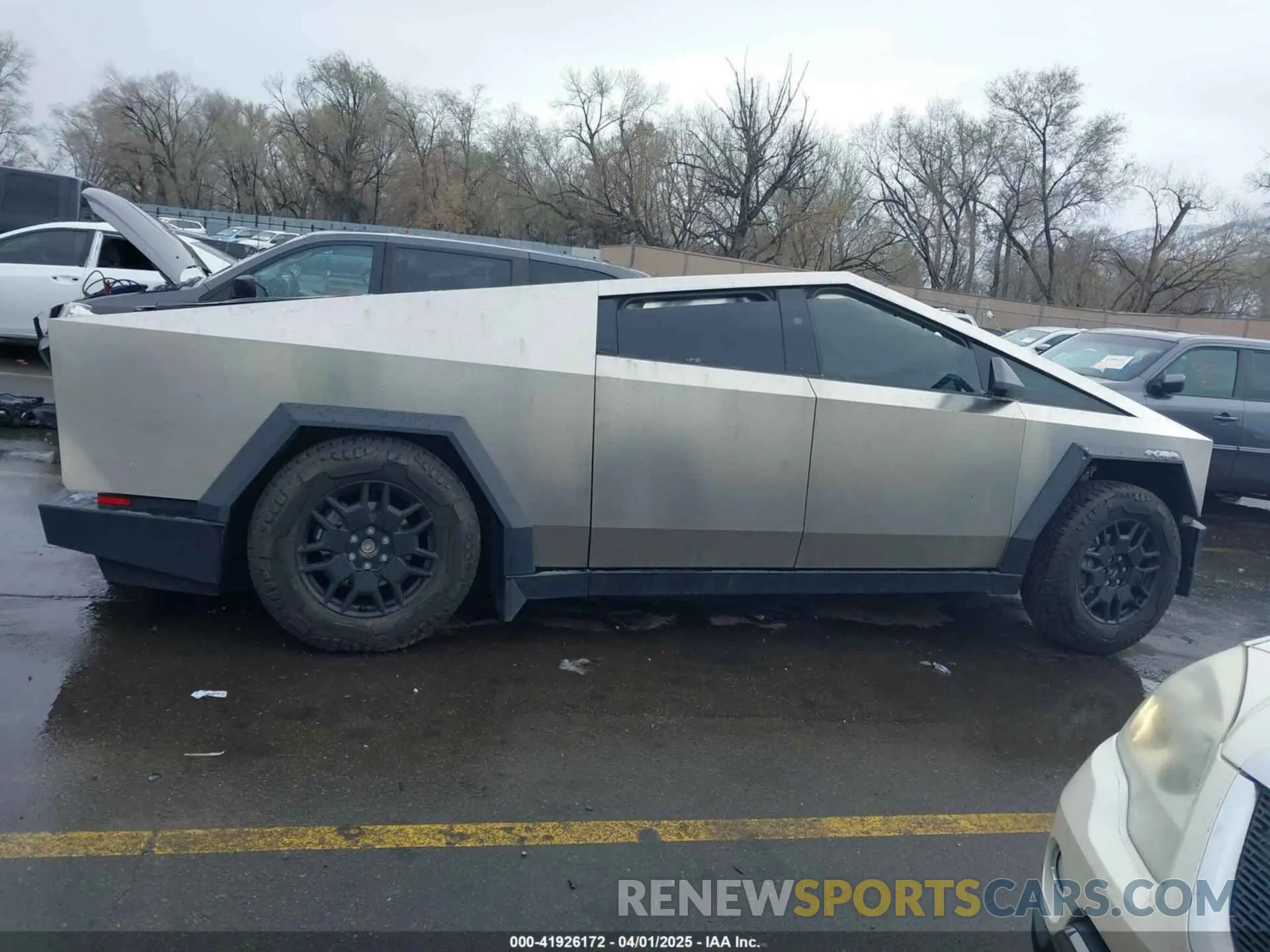 13 fotografías del automóvil dañado 7G2CEHEE5RA019900 TESLA CYBERTRUCK 2024