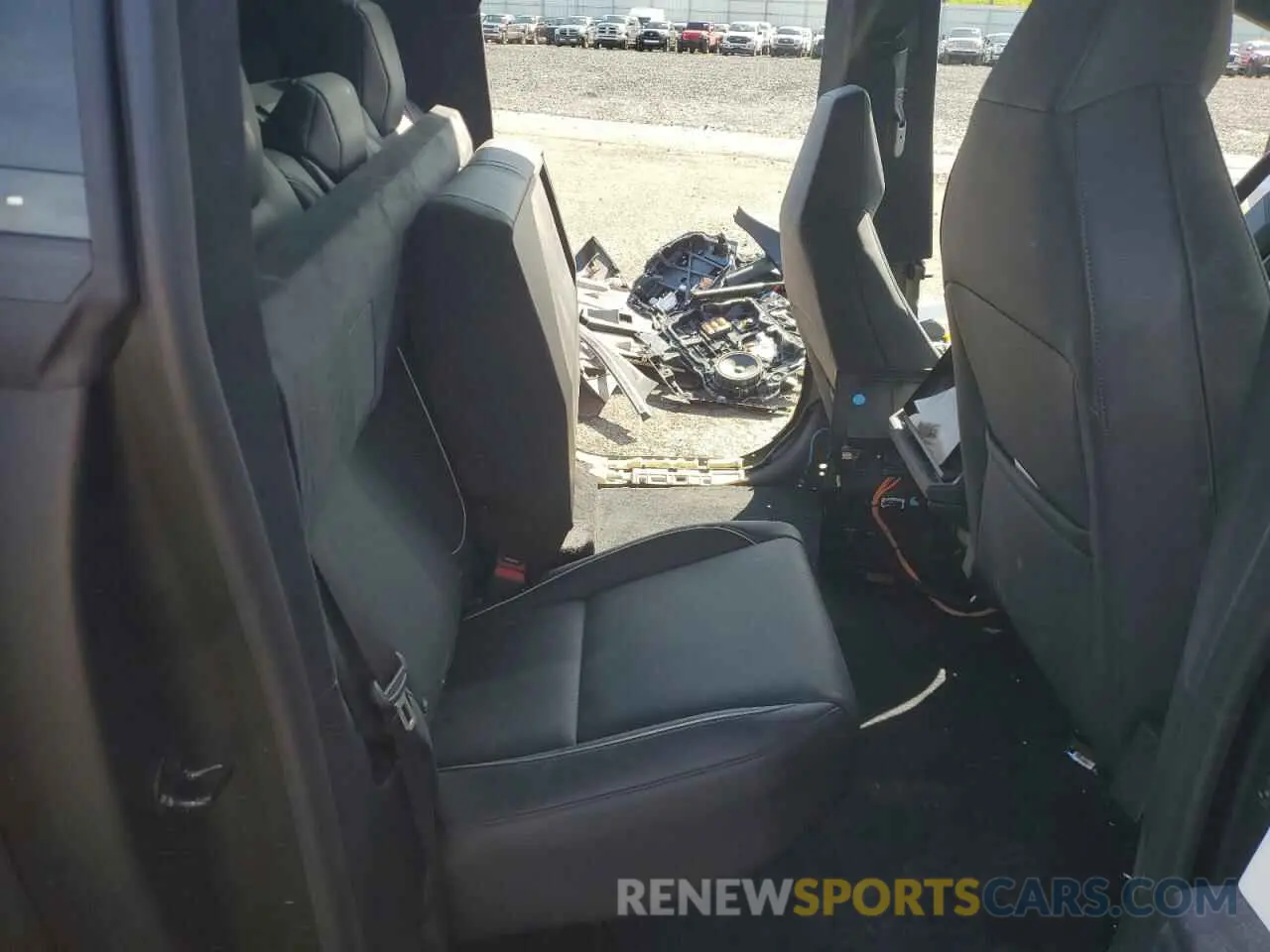 10 fotografías del automóvil dañado 7G2CEHEEXRA017494 TESLA CYBERTRUCK 2024