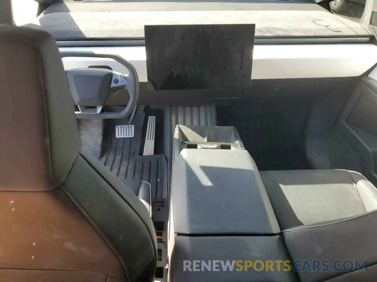 8 fotografías del automóvil dañado 7G2CEHEEXRA017494 TESLA CYBERTRUCK 2024