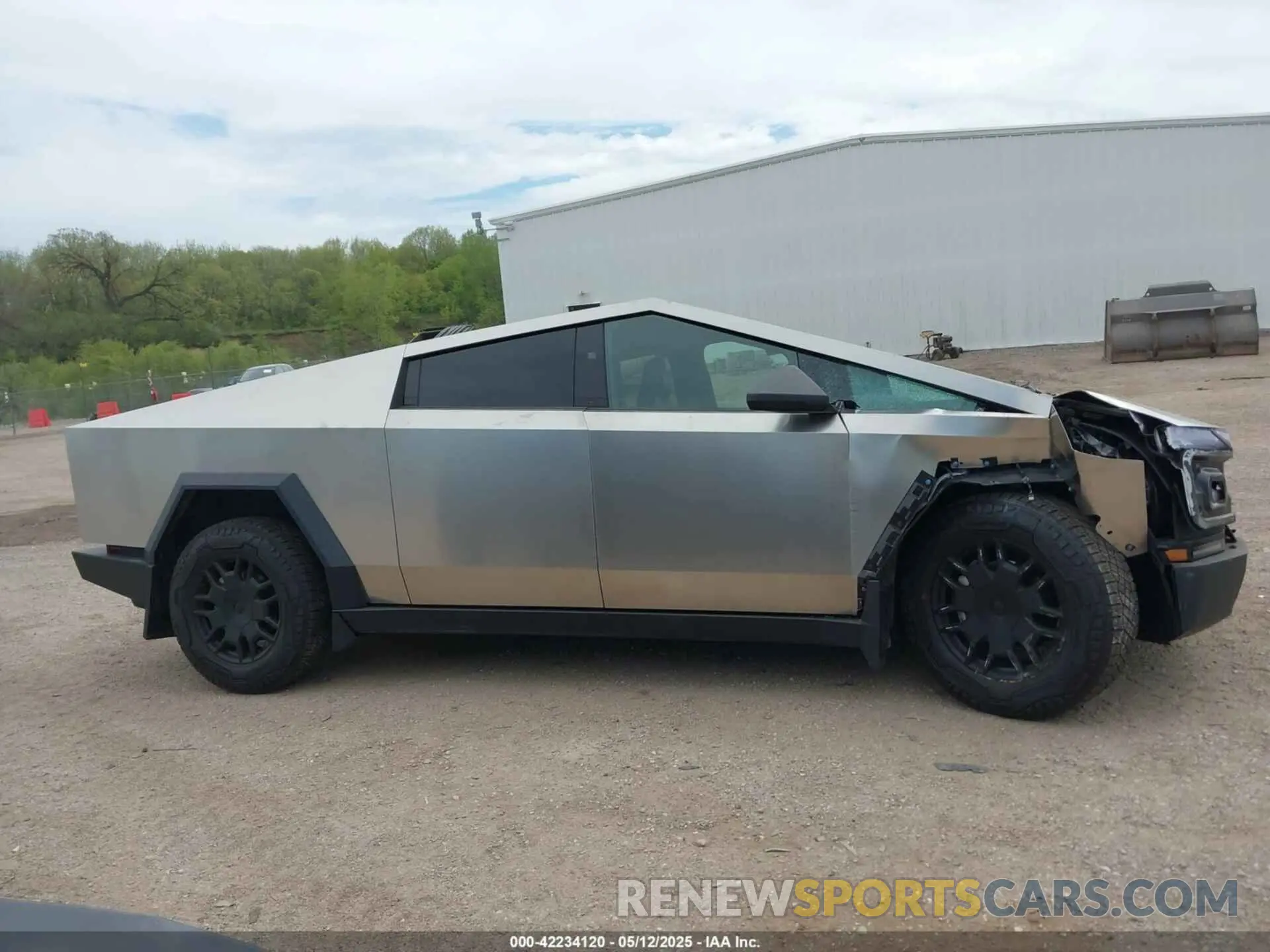12 fotografías del automóvil dañado 7G2CEHEEXRA024834 TESLA CYBERTRUCK 2024