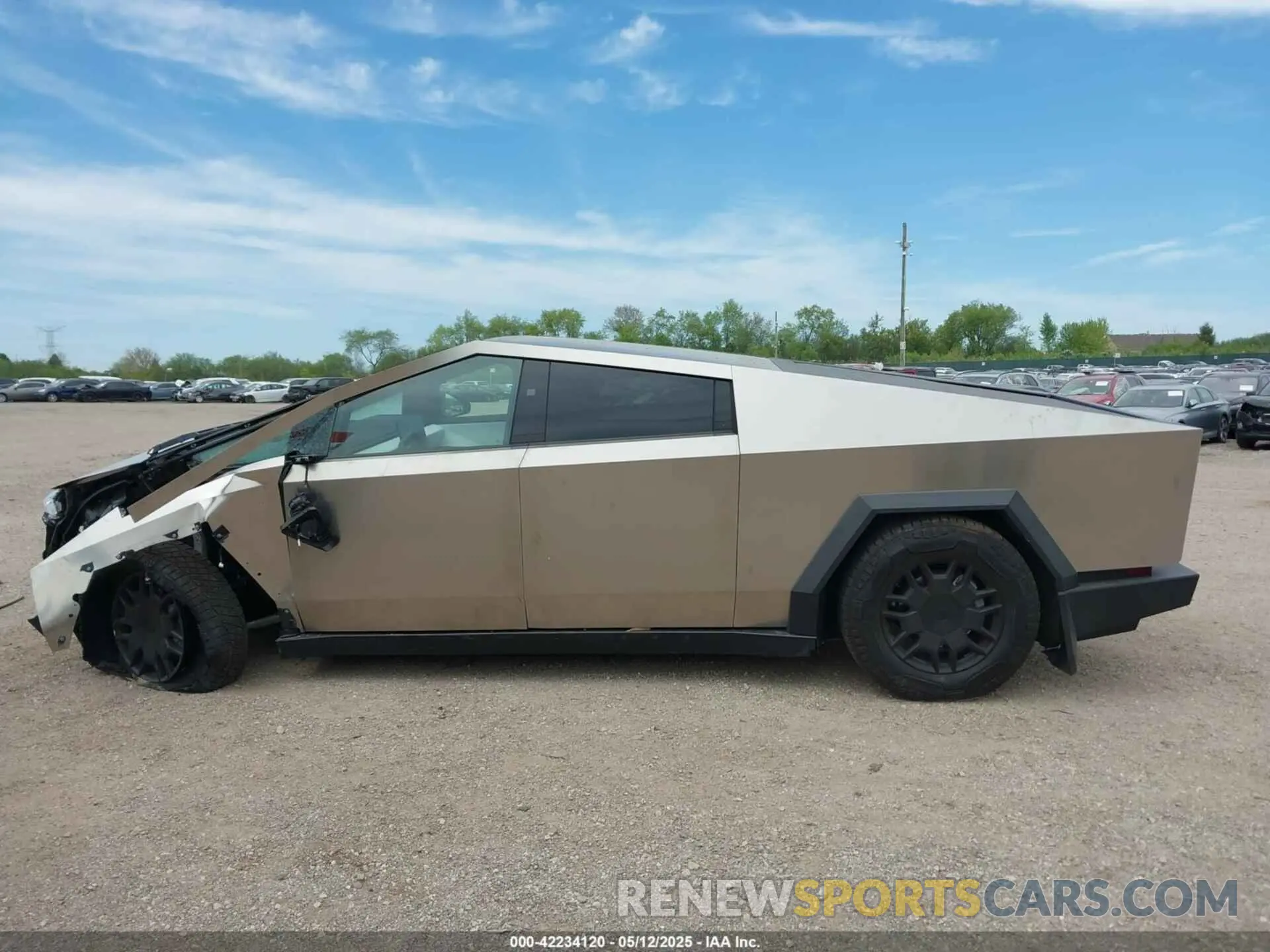 13 fotografías del automóvil dañado 7G2CEHEEXRA024834 TESLA CYBERTRUCK 2024