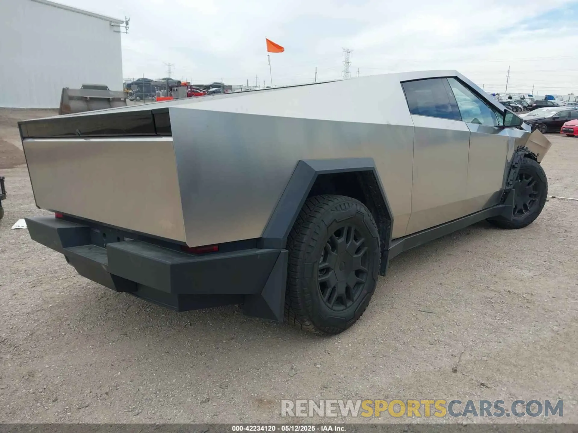 4 fotografías del automóvil dañado 7G2CEHEEXRA024834 TESLA CYBERTRUCK 2024