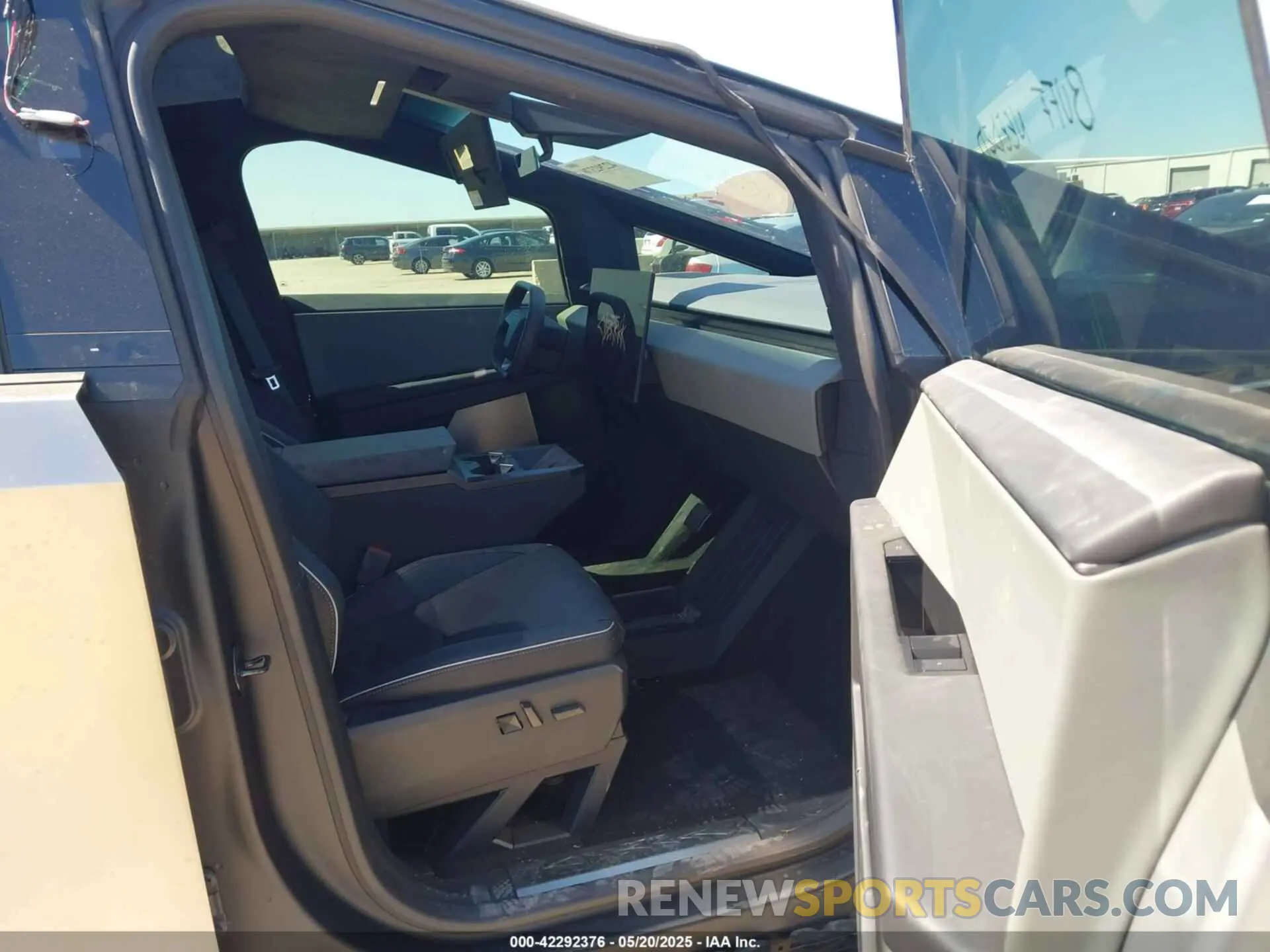 5 fotografías del automóvil dañado 7G2CEHED2SA059686 TESLA CYBERTRUCK 2025