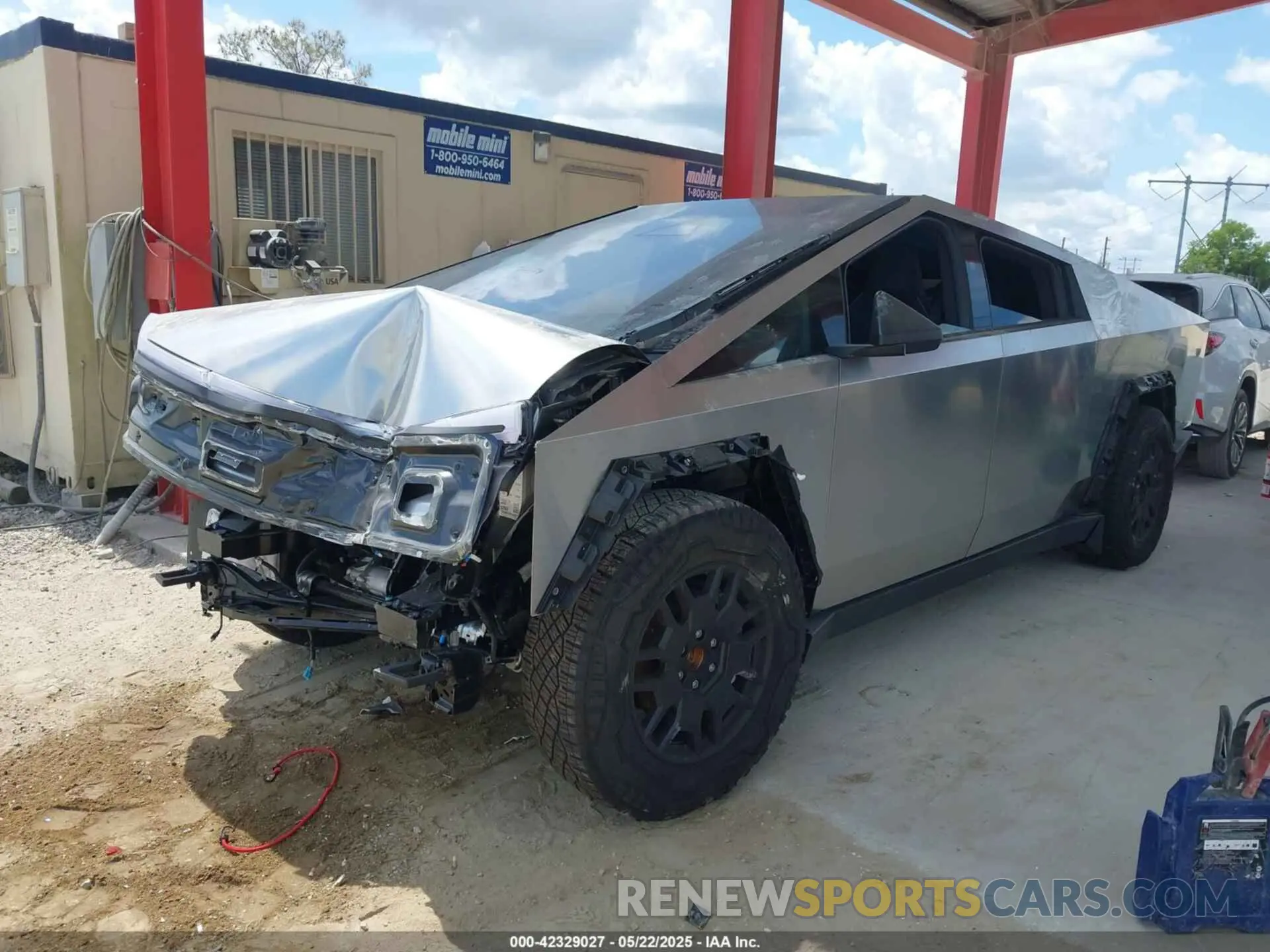 2 fotografías del automóvil dañado 7G2CEHEE0SA059937 TESLA CYBERTRUCK 2025