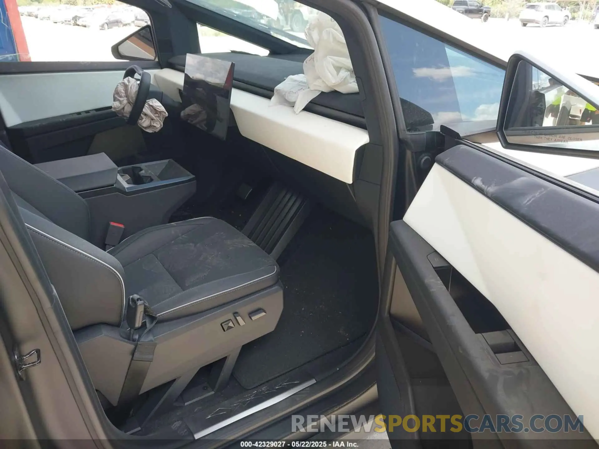 5 fotografías del automóvil dañado 7G2CEHEE0SA059937 TESLA CYBERTRUCK 2025