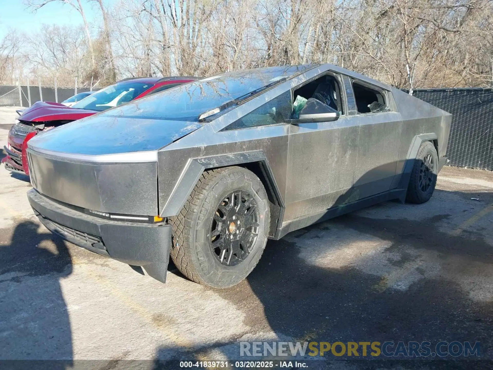 2 fotografías del automóvil dañado 7G2CEHEE9SA061735 TESLA CYBERTRUCK 2025
