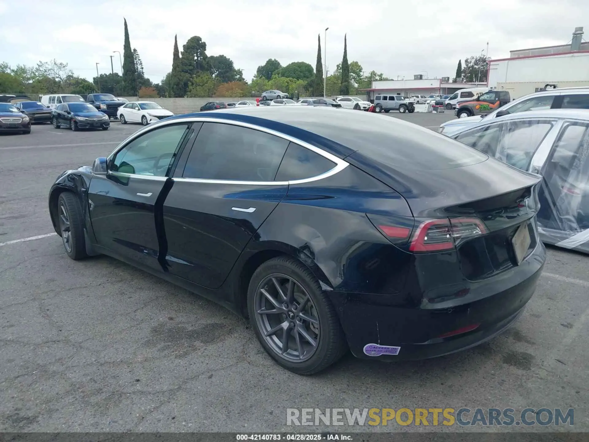 3 fotografías del automóvil dañado 5YJ3E1EA0KF301779 TESLA MODEL 3 2019
